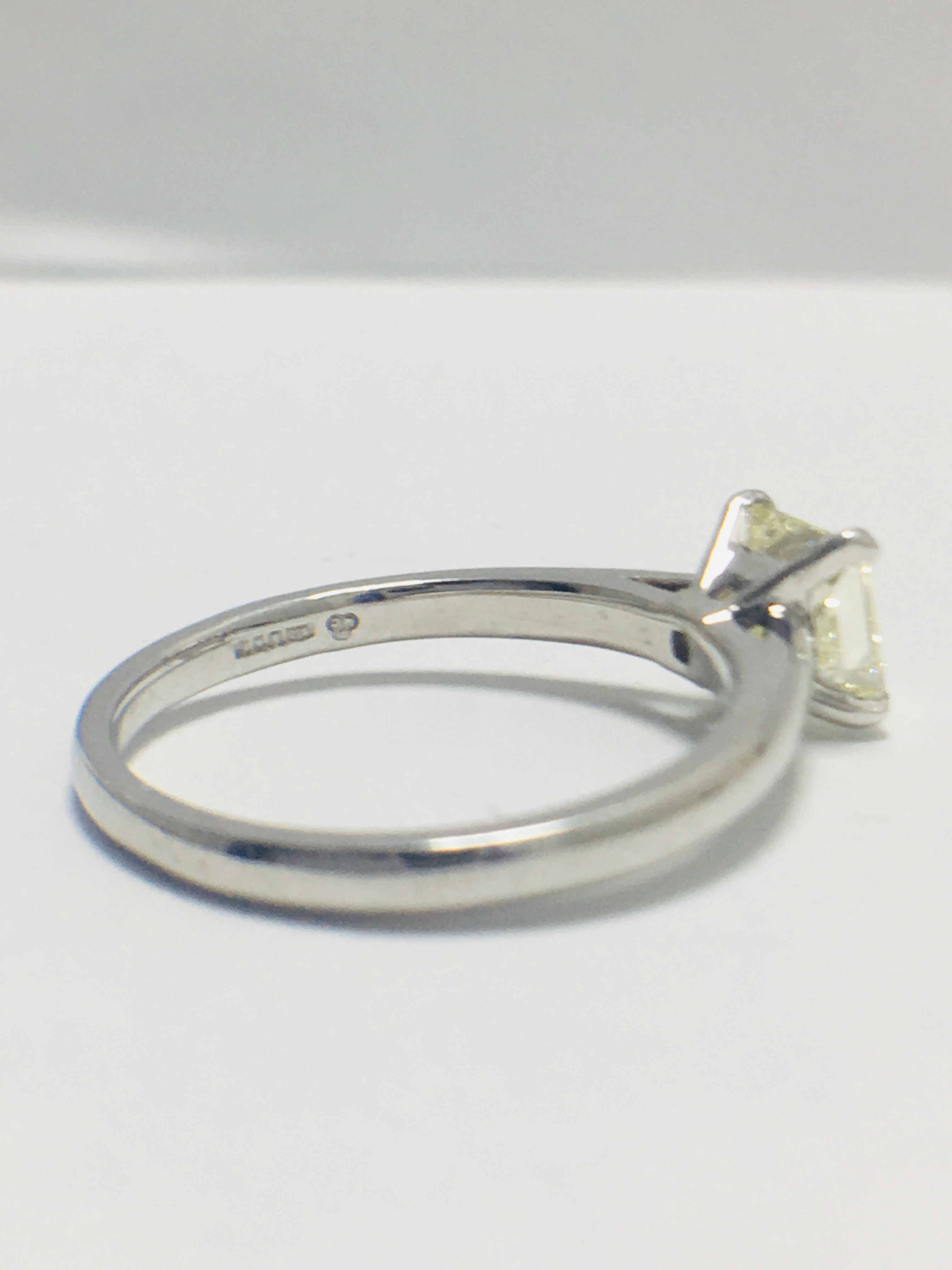 1ct Natural Princes Cut diamond platinum ring - Image 5 of 10