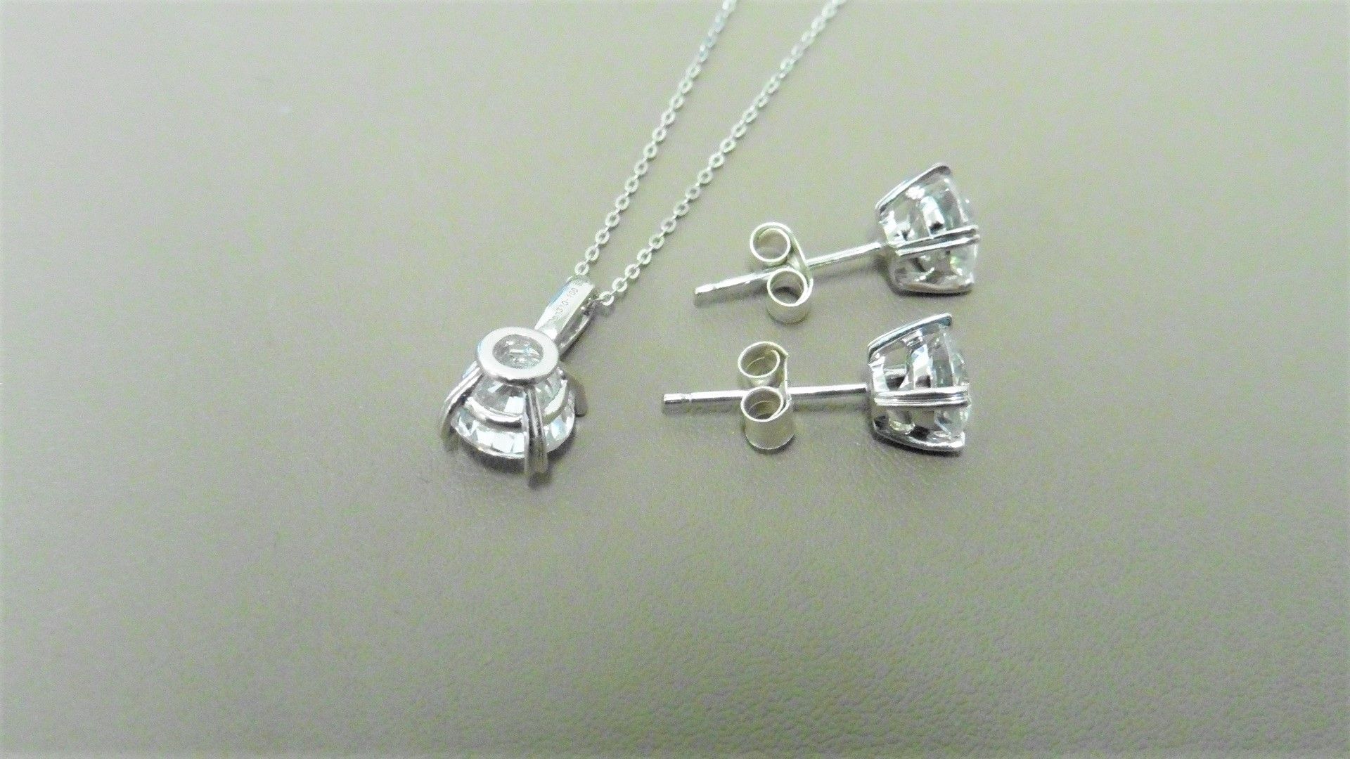 0.30Ct / 0.50Ct Diamond Pendant And Earring Set In Platinum. - Image 2 of 2