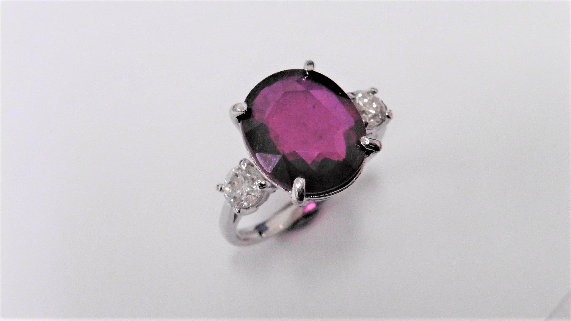 9Ct Ruby And Diamond Trilogy Ring Set In Platinum. - Image 3 of 3