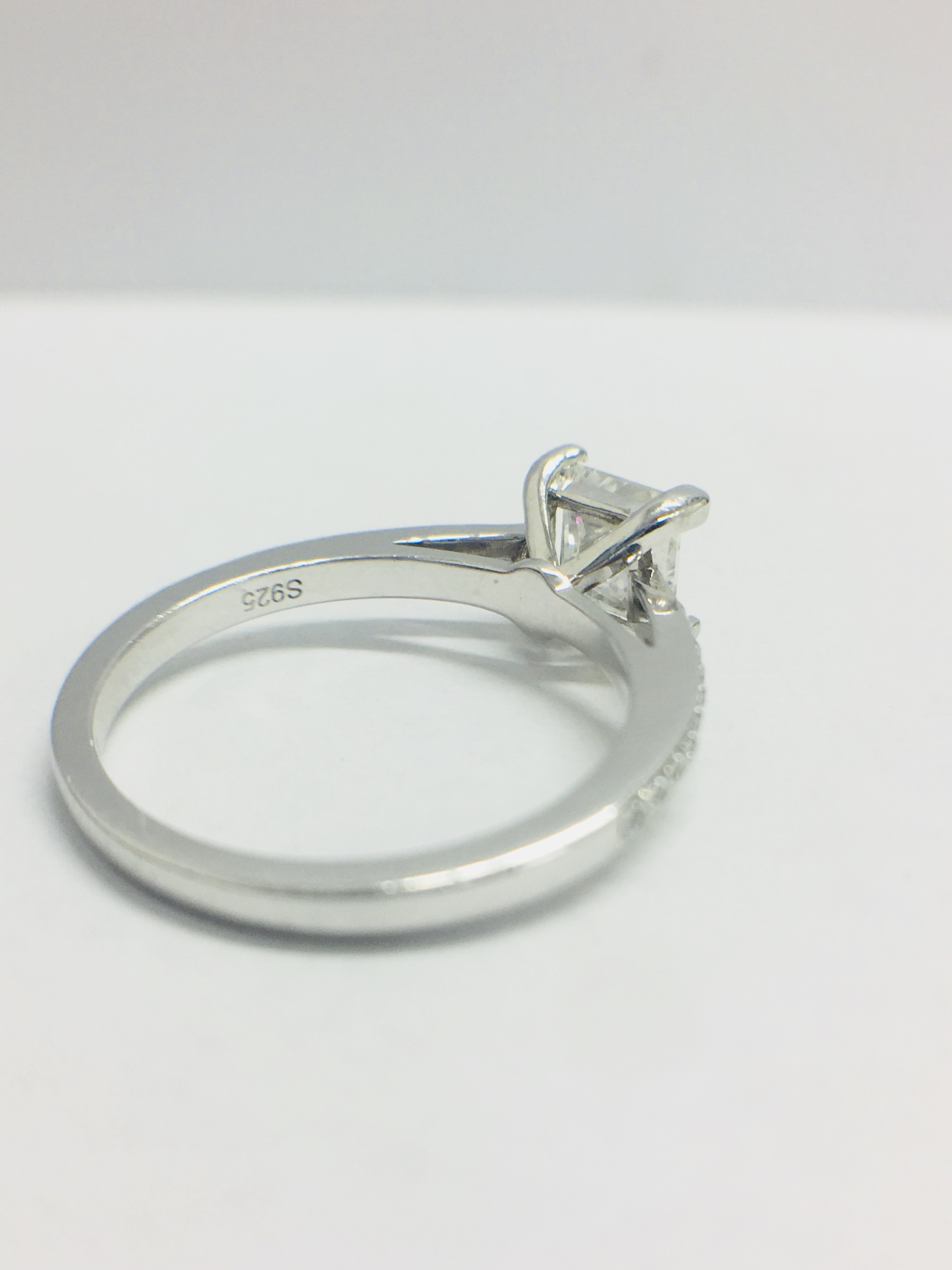 Platinum Diamond Solitaire Ring 1.10Ct Total Diamond Weight,