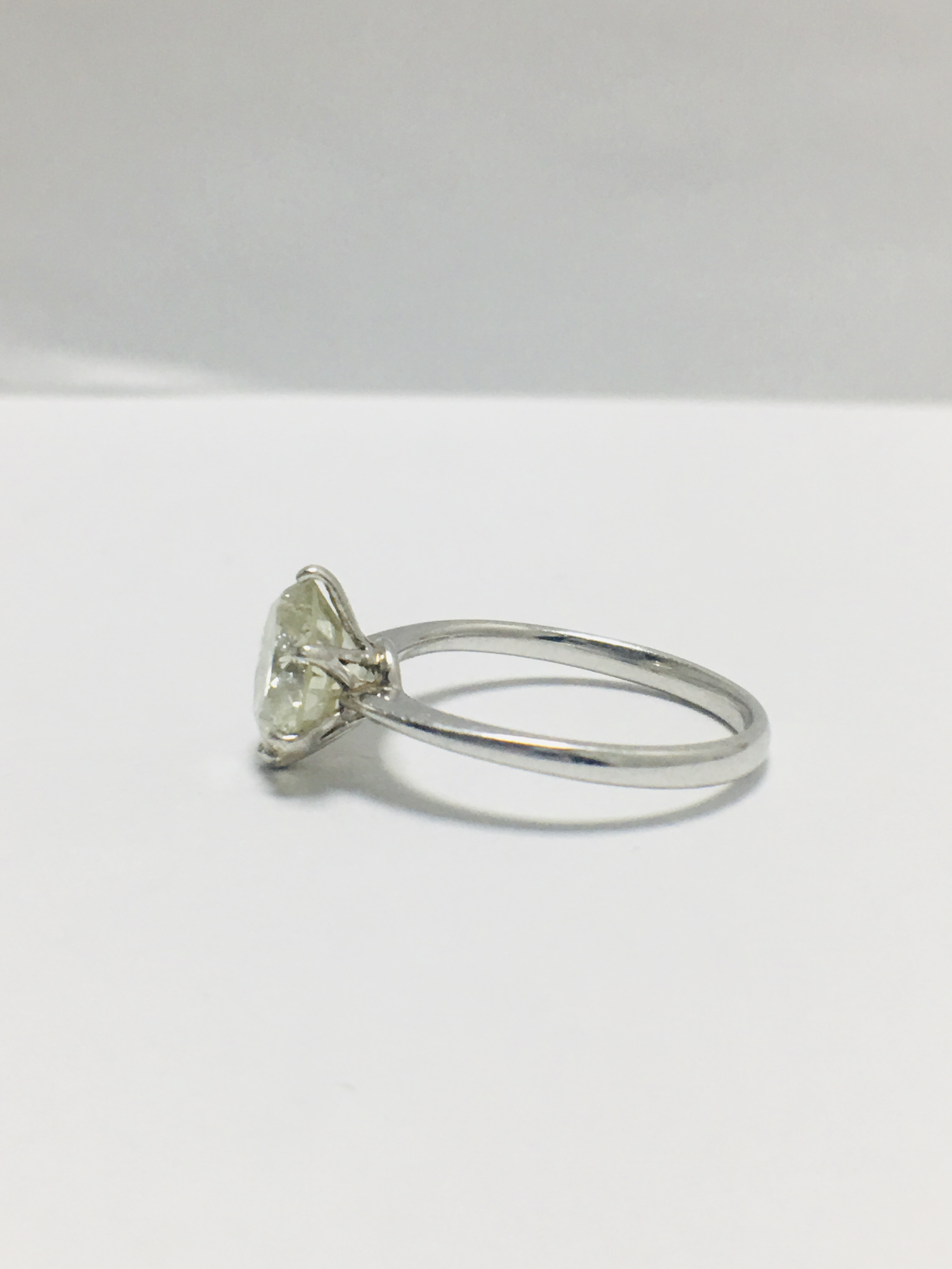 2.29 Brilliant cut diamnd solitaire ring - Image 4 of 11