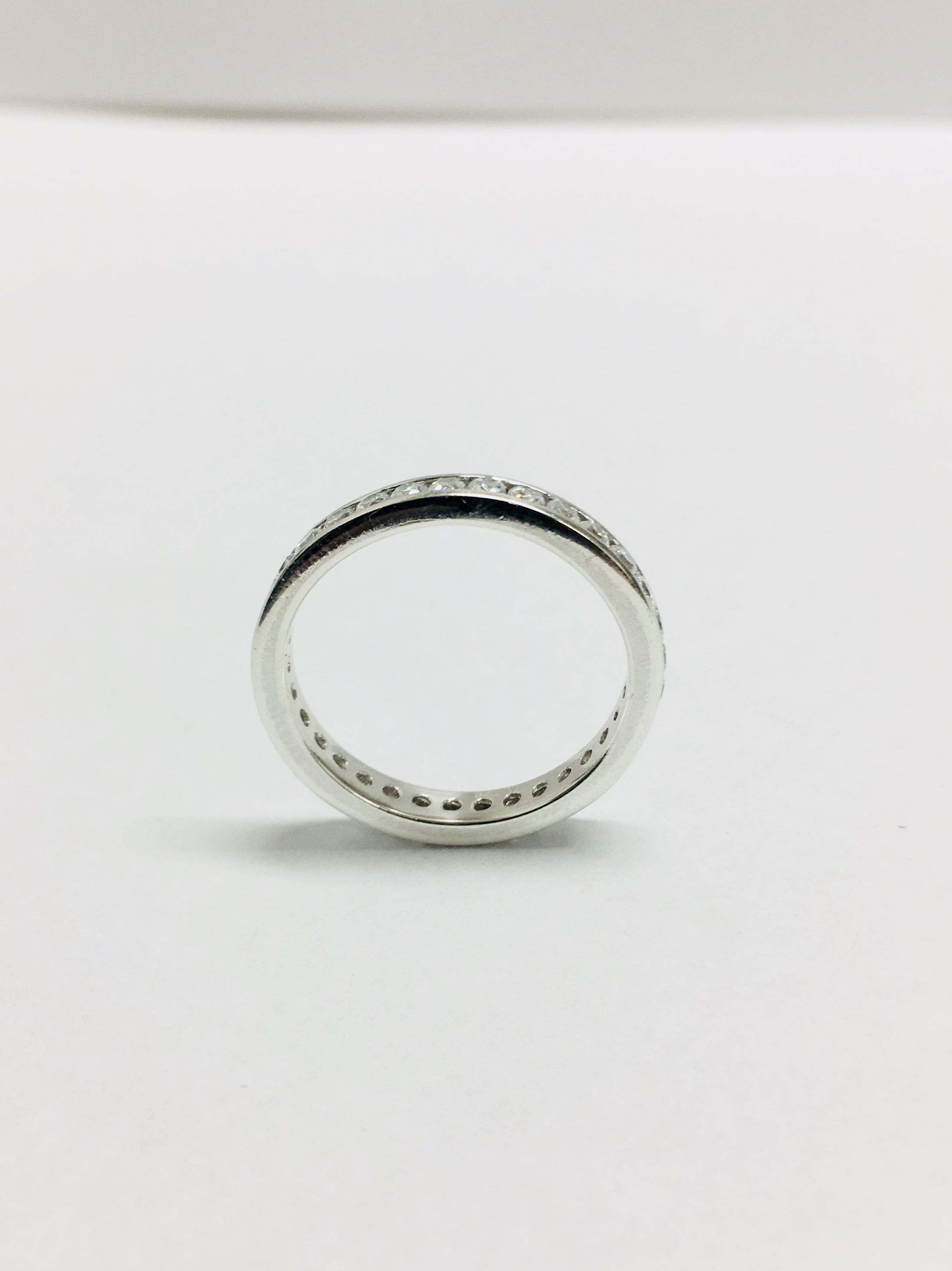 1.00Ct Full Diamond Band Ring. - Image 2 of 3