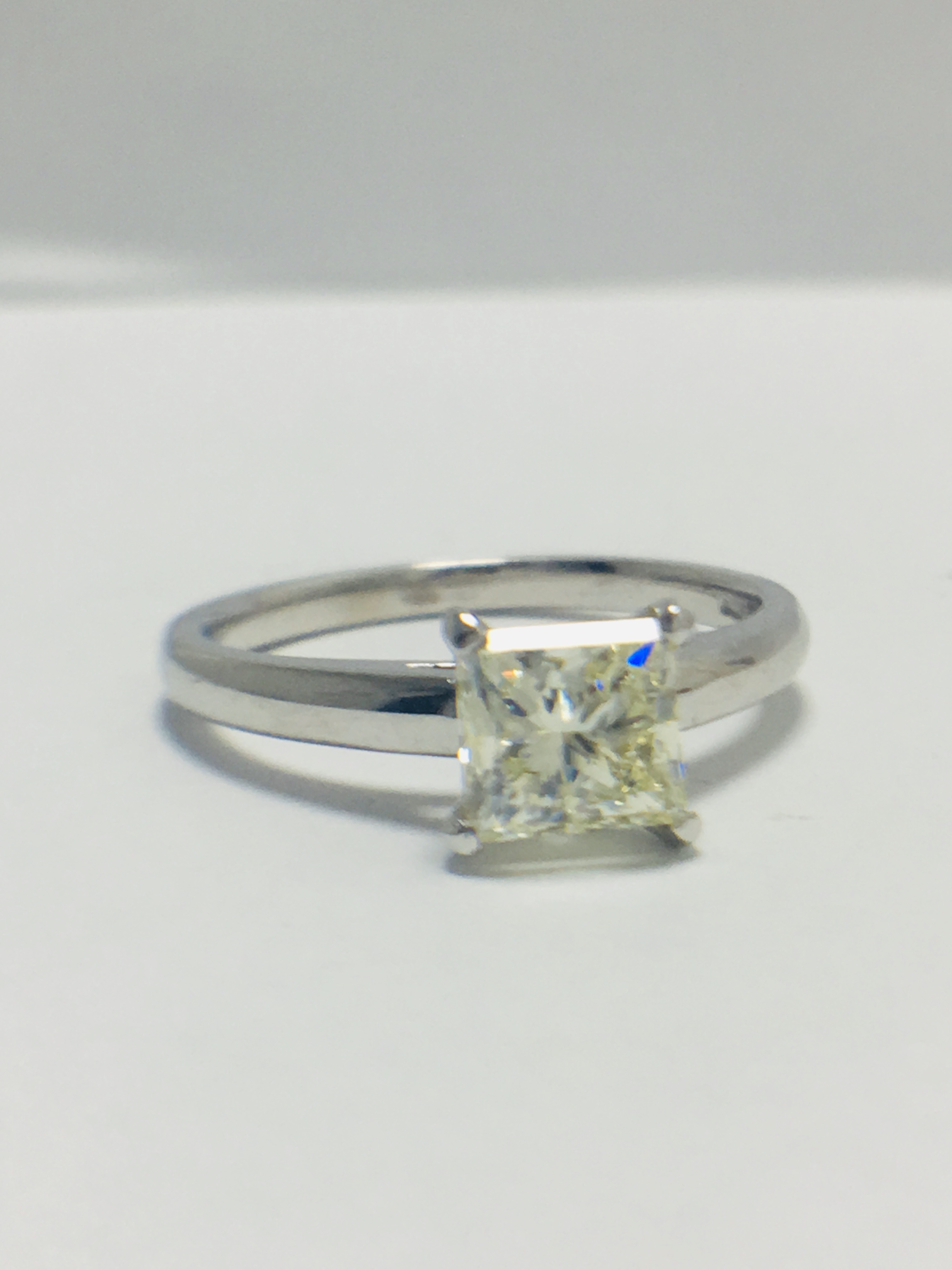 1ct Natural Princes Cut diamond platinum ring - Image 8 of 10