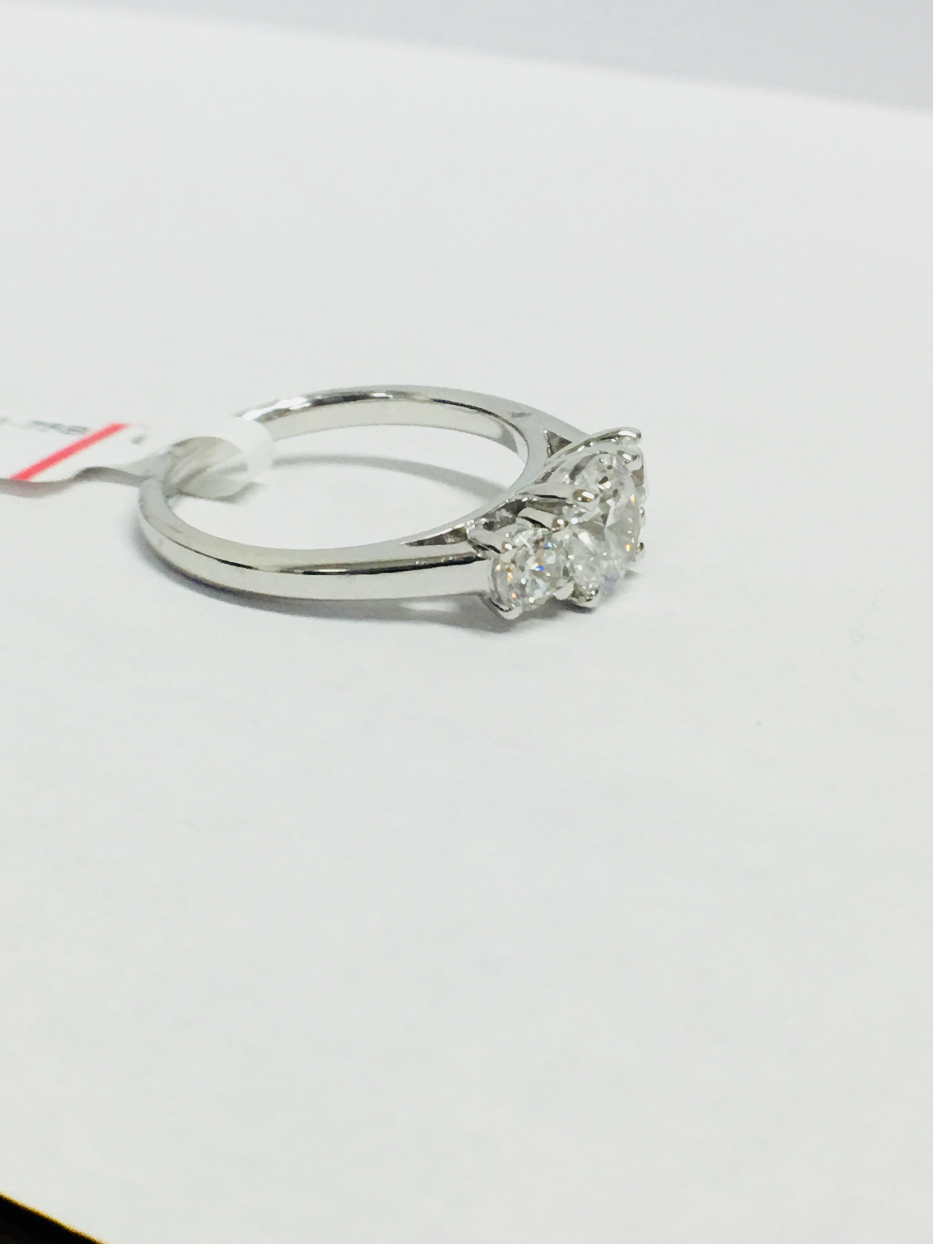 1.00Ct Diamond Trilogy Ring. - Image 3 of 6