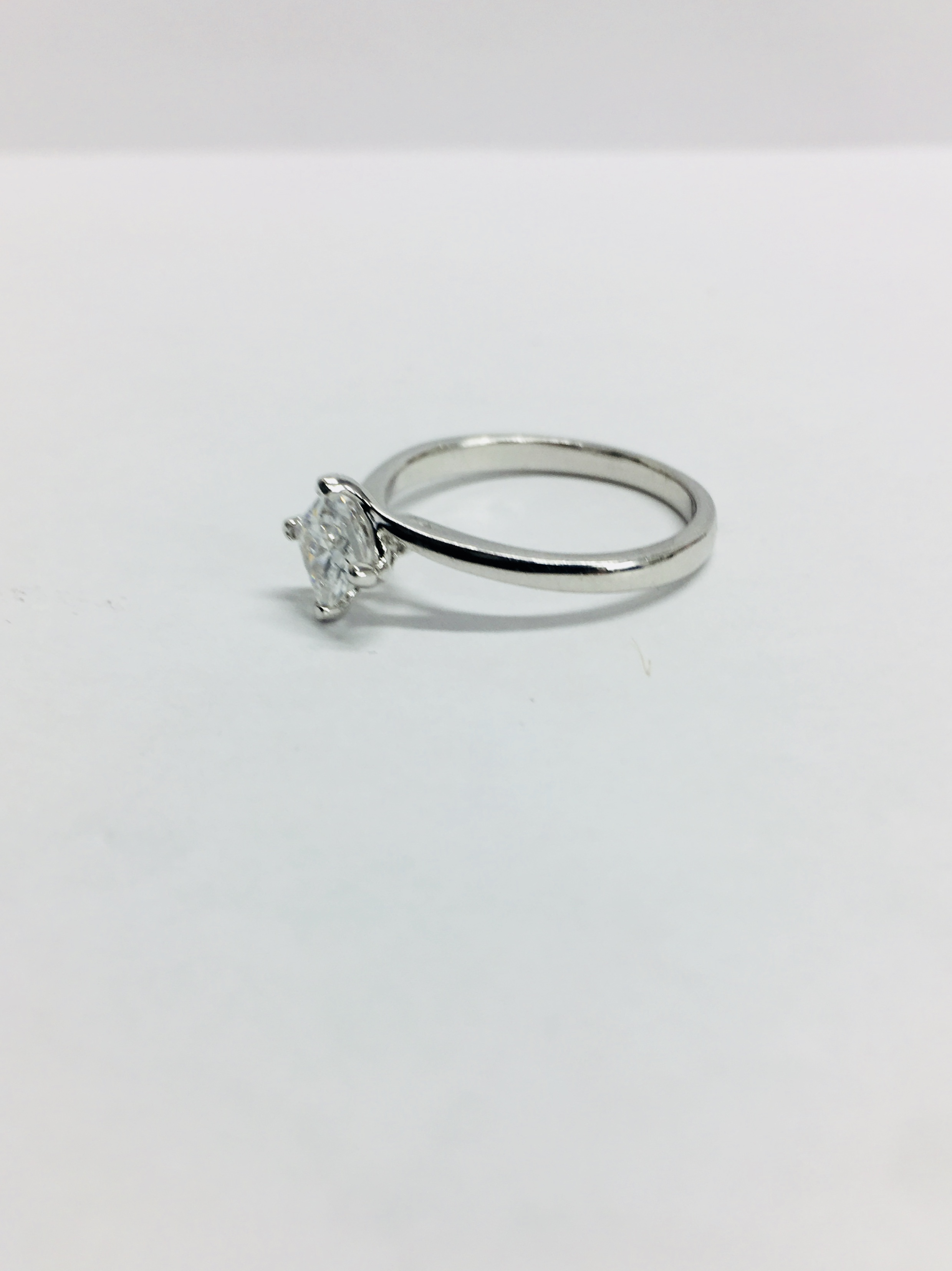 1.02Ct Princess Cut Diamond Solitaire Ring, - Image 3 of 7