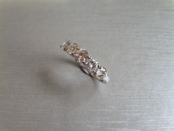 1.50Ct Diamond Five Stone Ring. - Image 2 of 3