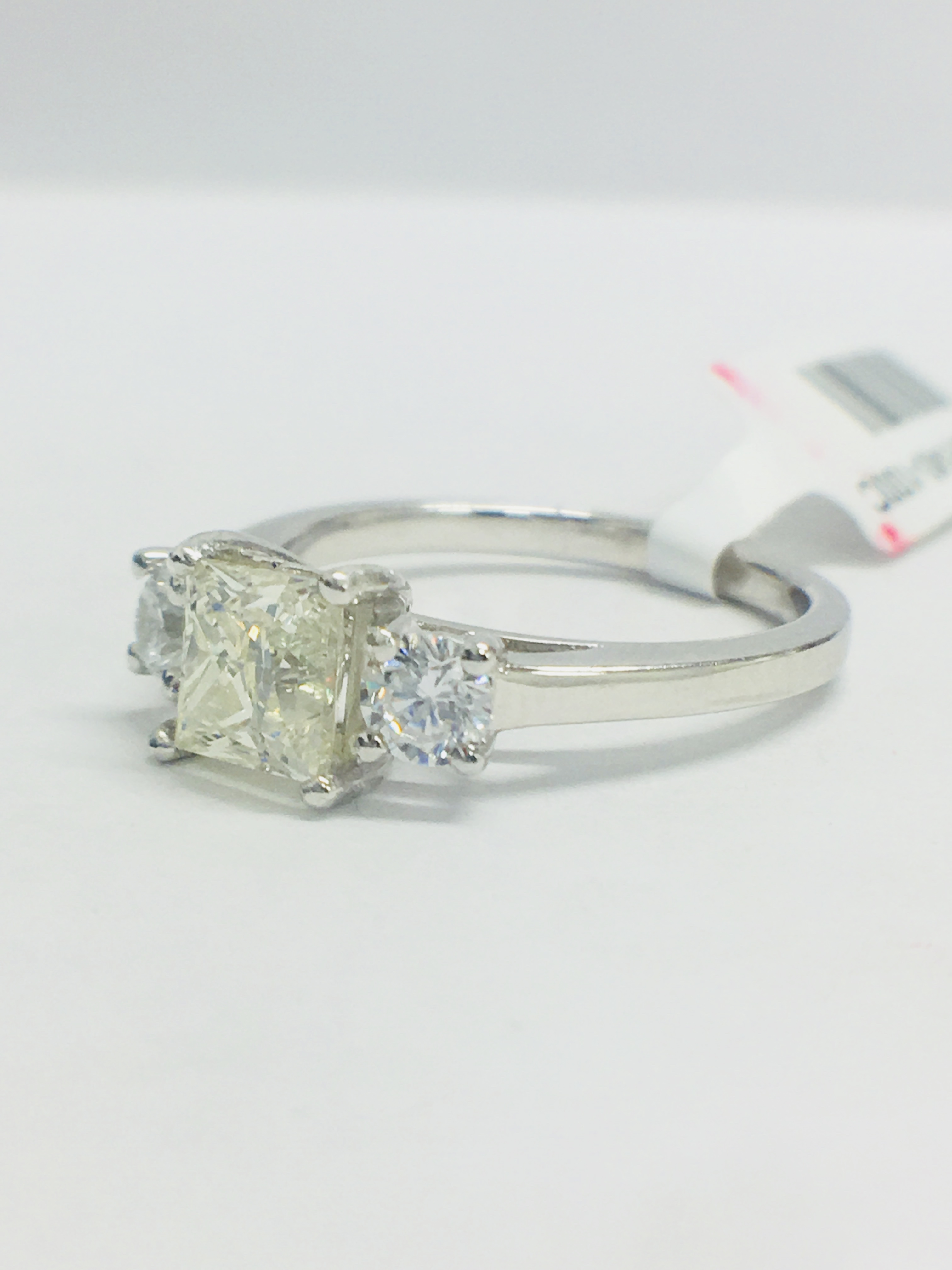 Platinum Diamond Trilogy Ring 1.50Ct Diamond Total, - Image 2 of 7