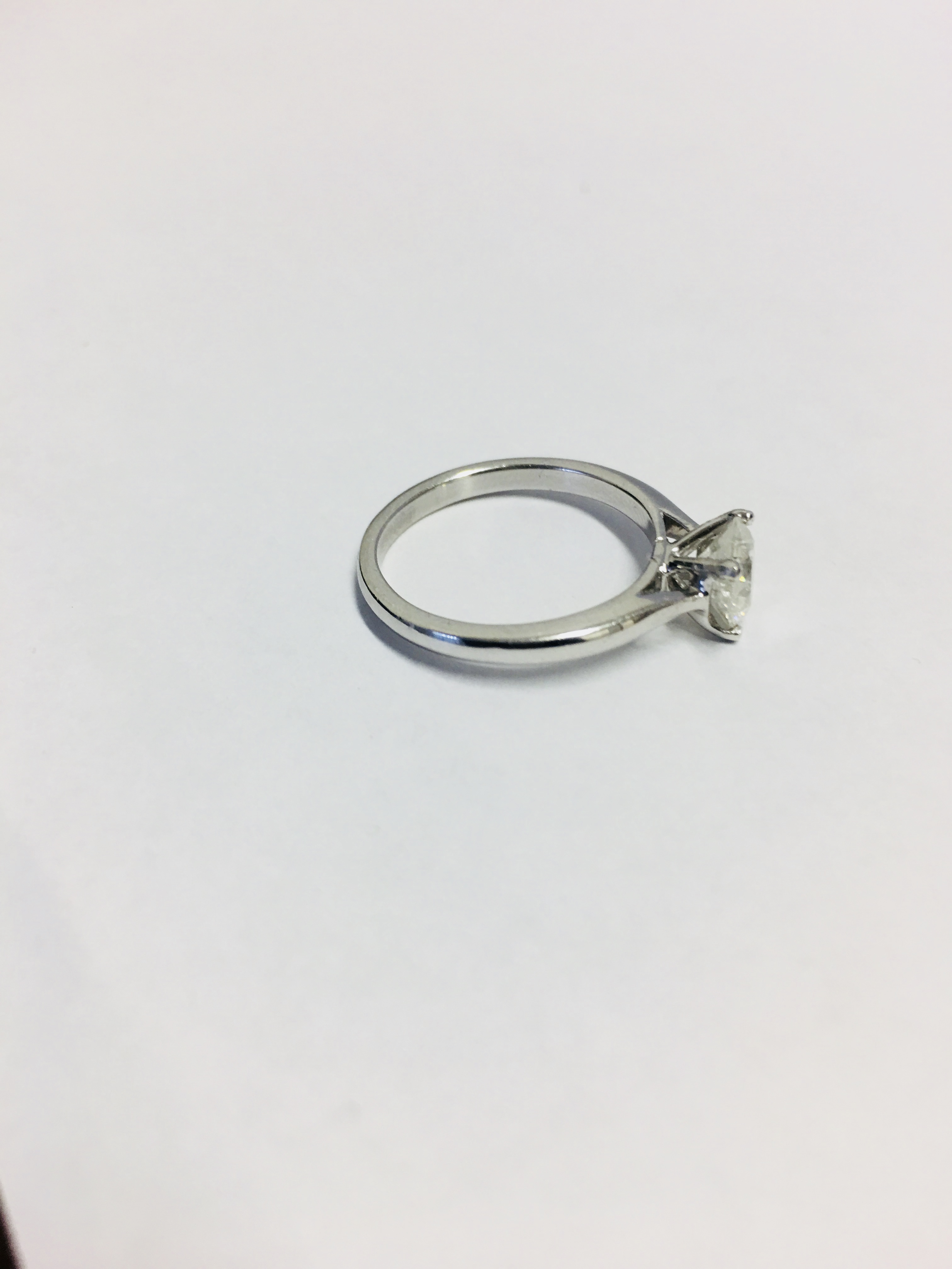 1Ct Brilliant Cut Diamond Solitaire Ring, - Image 4 of 5