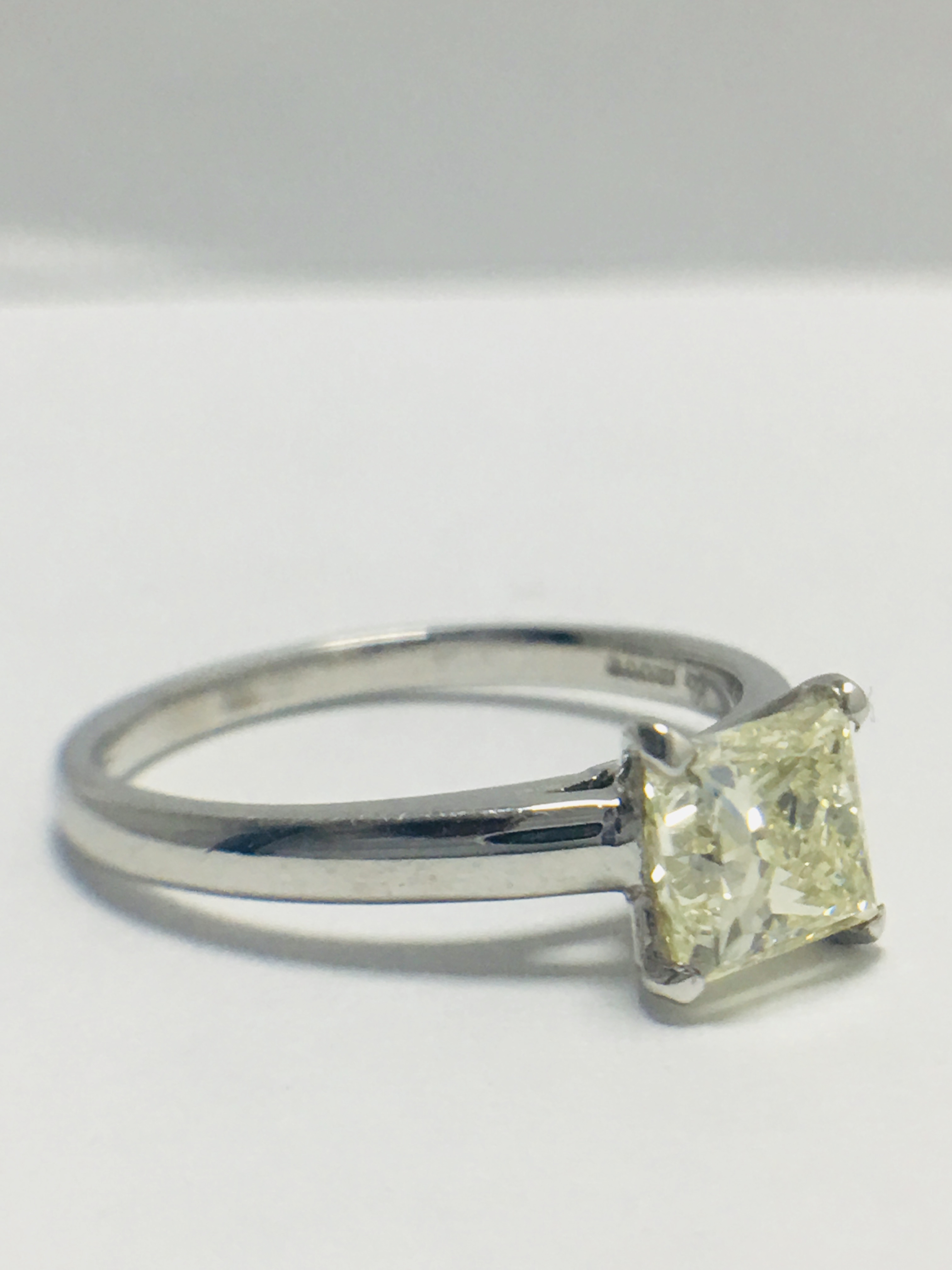 1ct Natural Princes Cut diamond platinum ring - Image 6 of 10