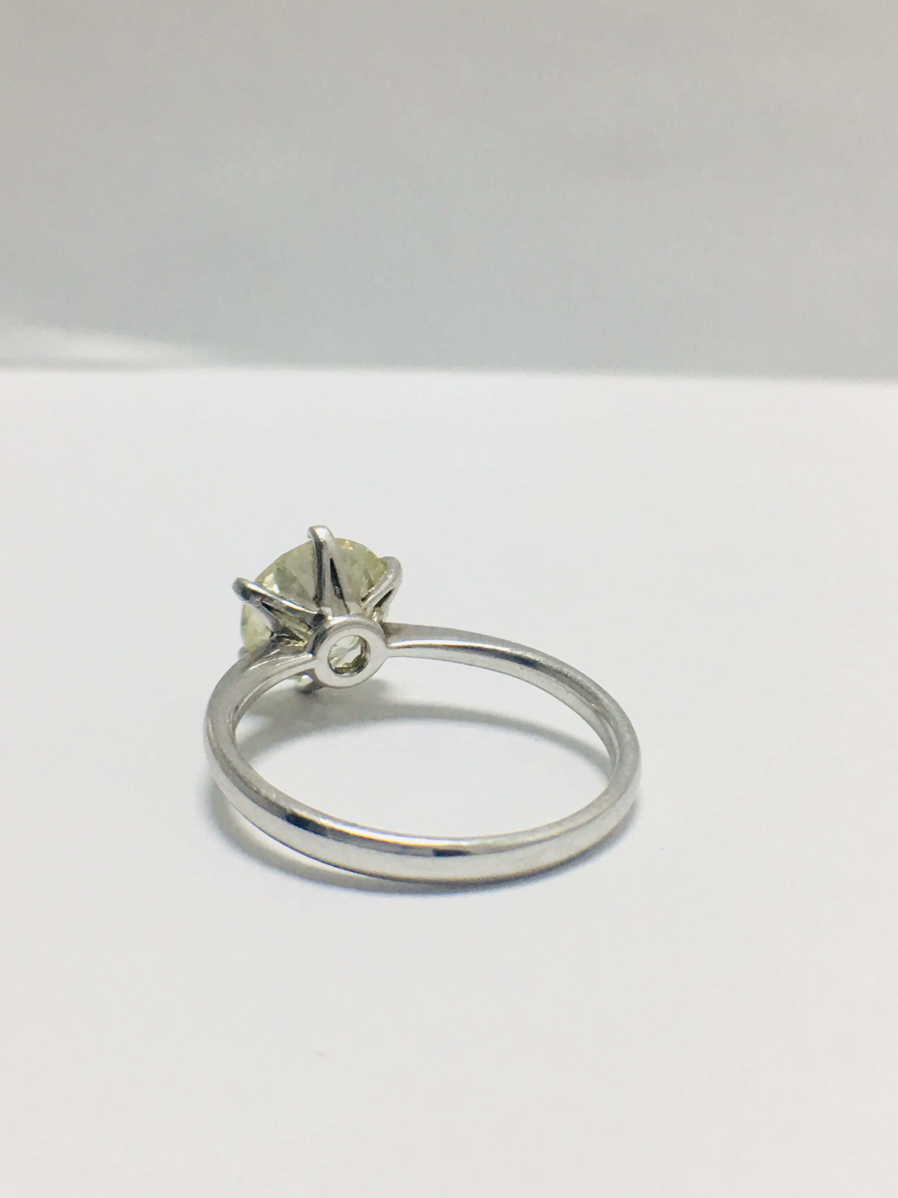 2.29 Brilliant cut diamnd solitaire ring - Image 6 of 11