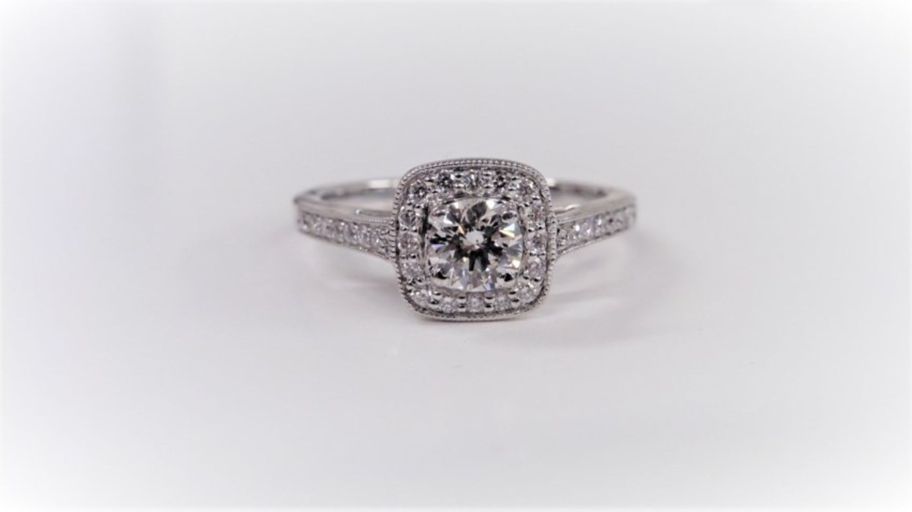 Platinum Solitaire & Gemstone Jewellery Auction - Delivery Available for Valentines Day!