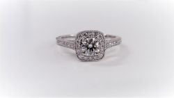 Platinum Solitaire & Gemstone Jewellery Auction - Delivery Available for Valentines Day!