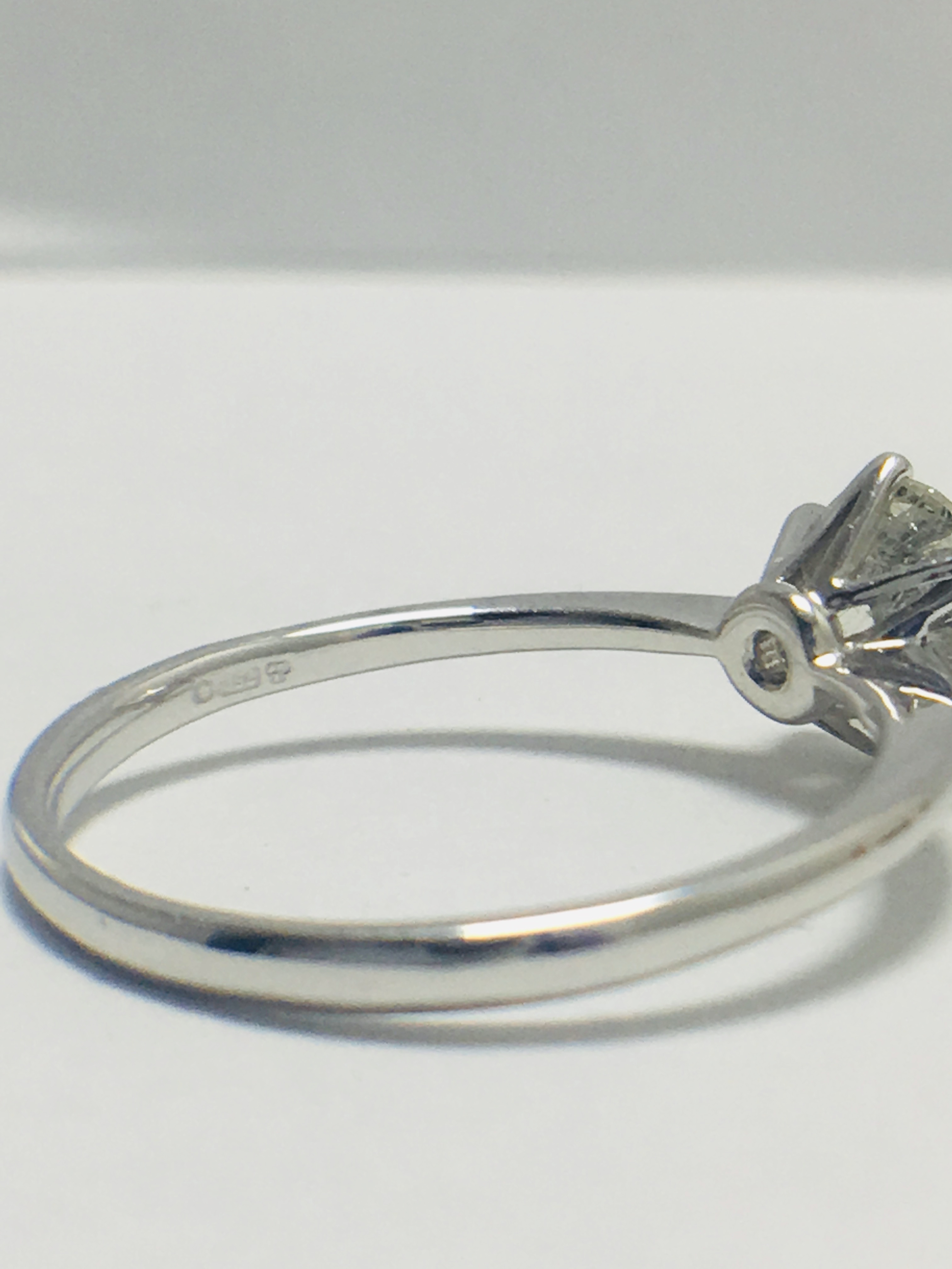 Platinum 1 carat diamond solitaire ring,WGI certification - Image 6 of 10