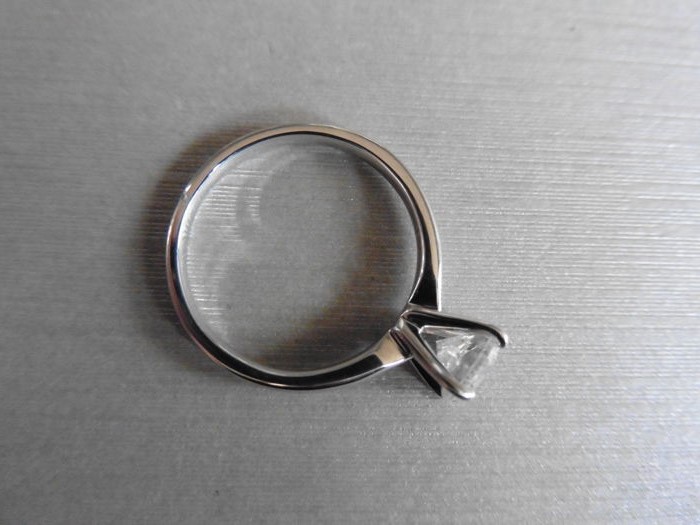1.05Ct Diamond Solitaire Ring Set In Platinum. - Image 3 of 3