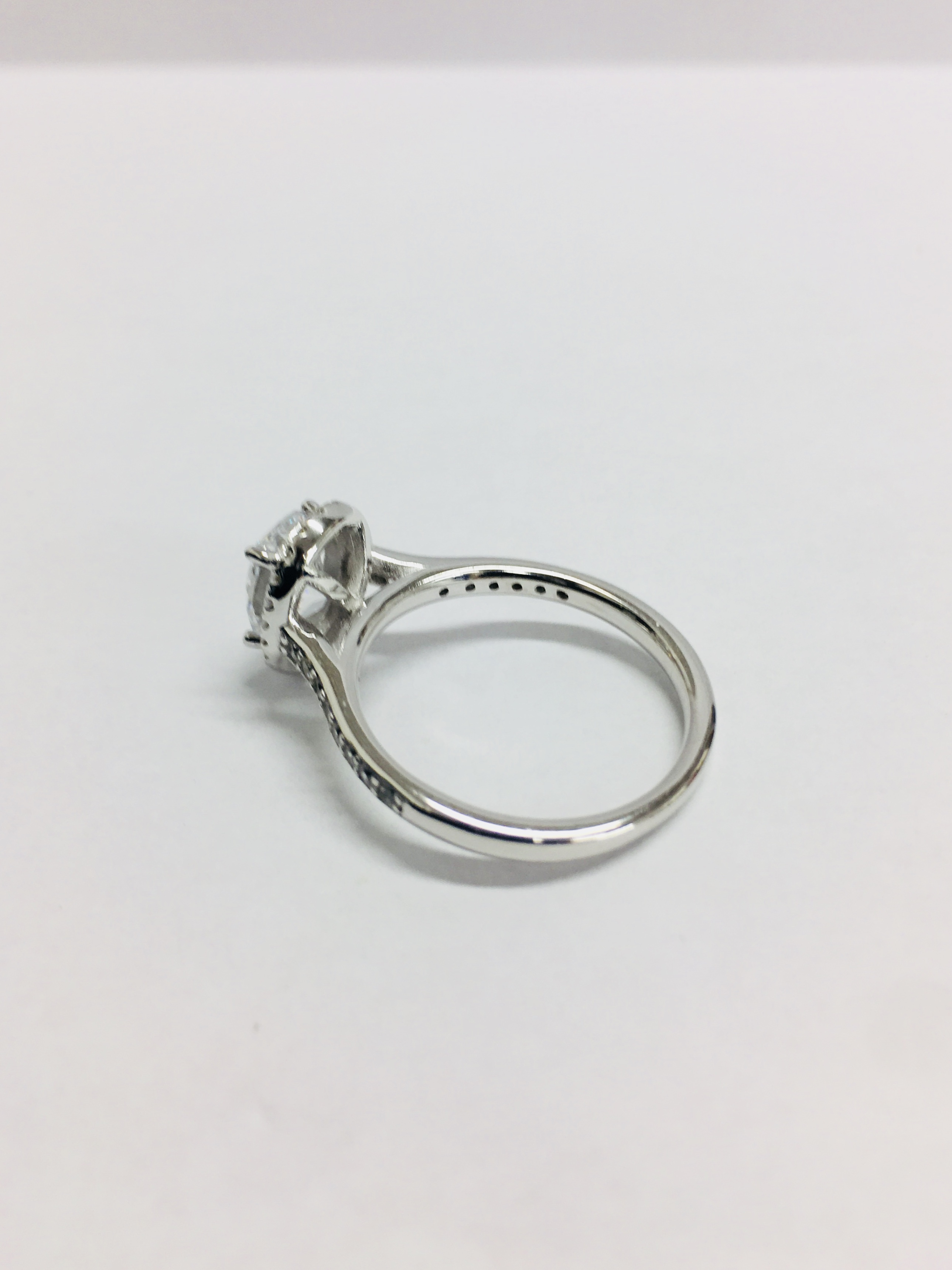 1.15Ct Diamond Set Solitaire Ring Set In Platinum. - Image 4 of 6