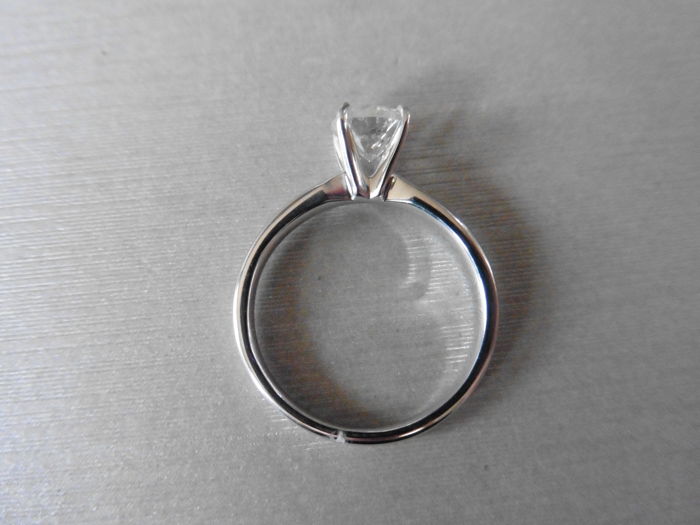 1.05Ct Diamond Solitaire Ring Set In Platinum. - Image 2 of 3