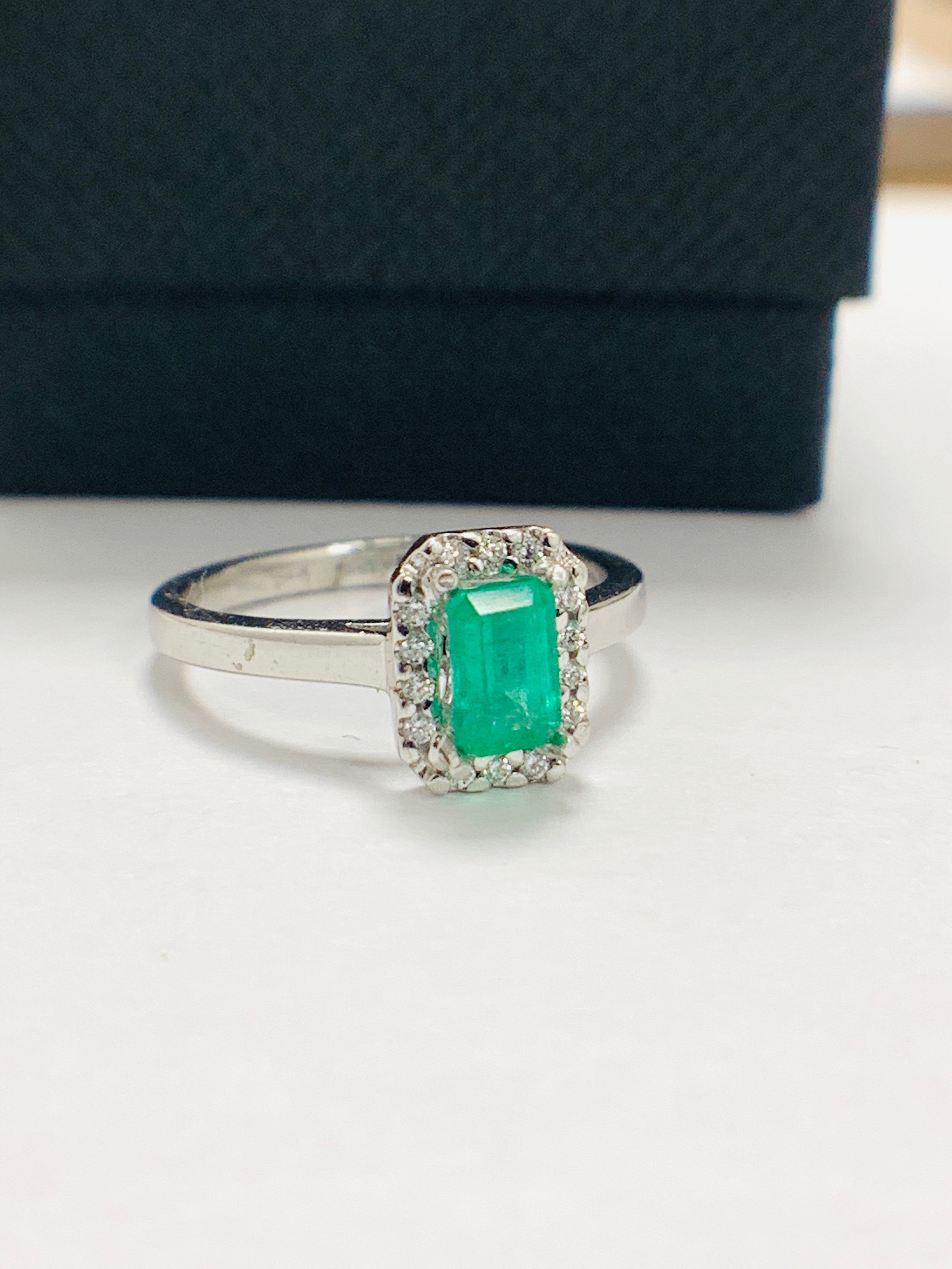 Emerald And Diamond Ring. - Image 6 of 8