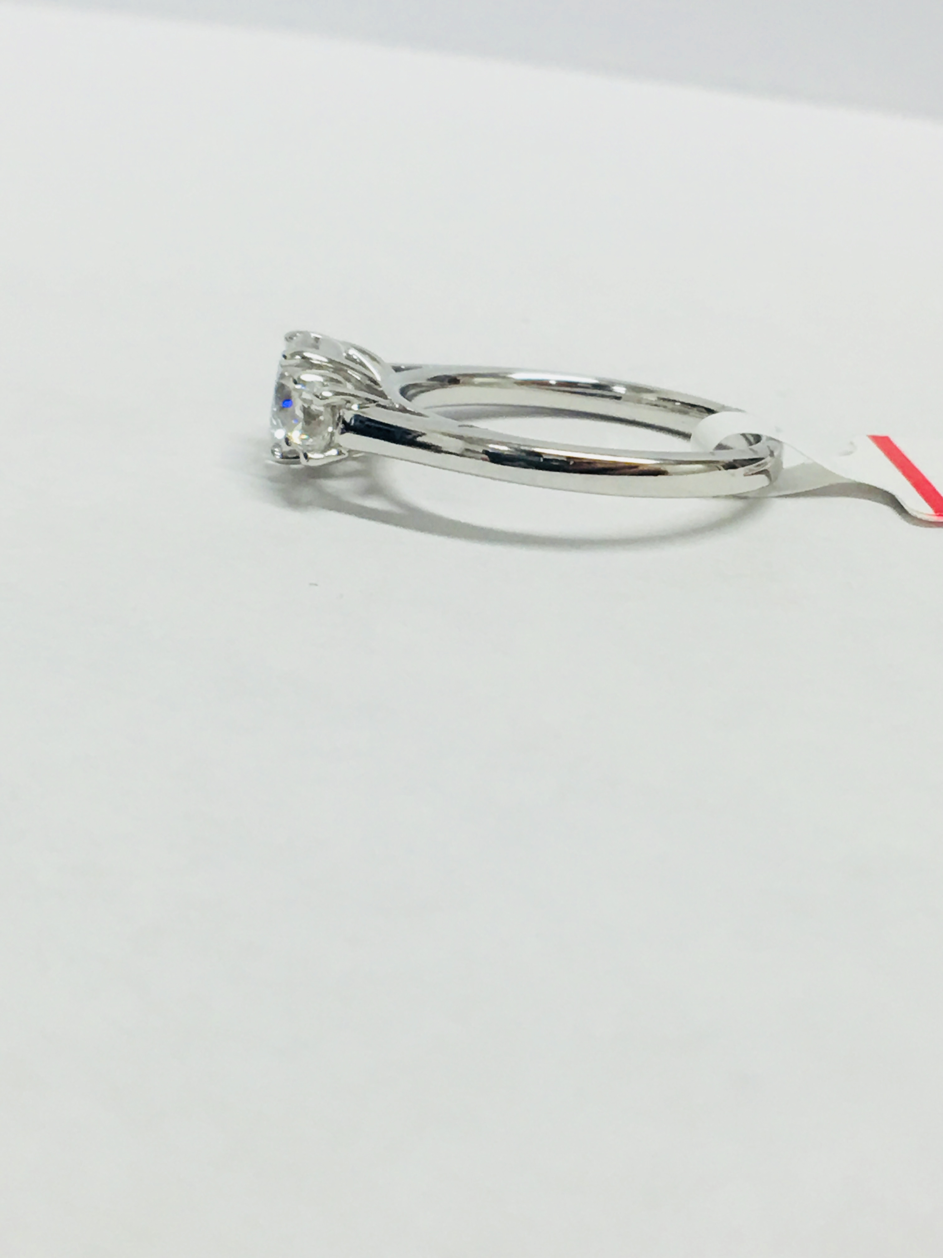 1.00Ct Diamond Trilogy Ring. - Image 4 of 6