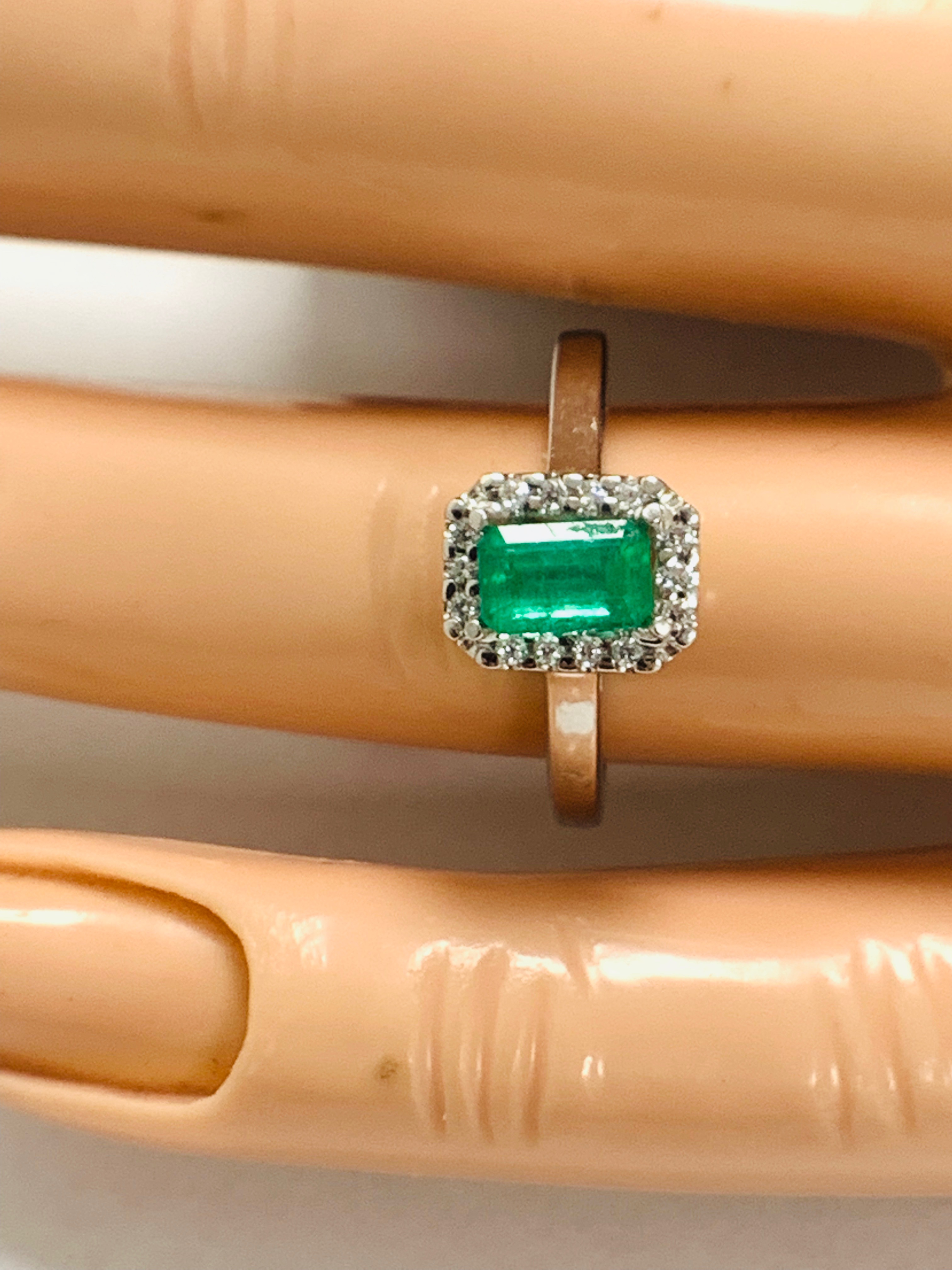 Emerald And Diamond Ring. - Image 8 of 8