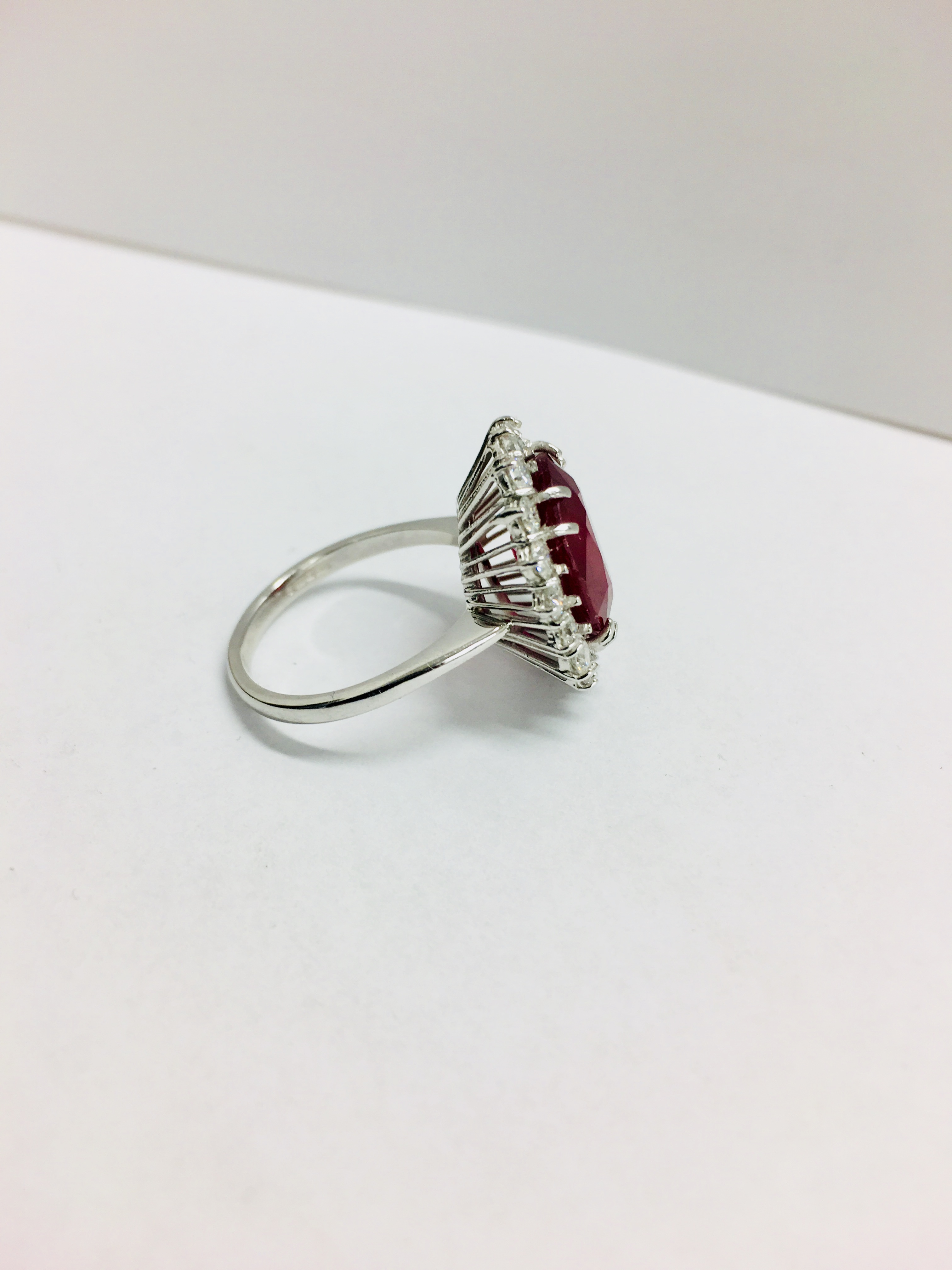 6Ct Ruby And Diamond Cluster Ring Set In Platinum. - Image 3 of 6