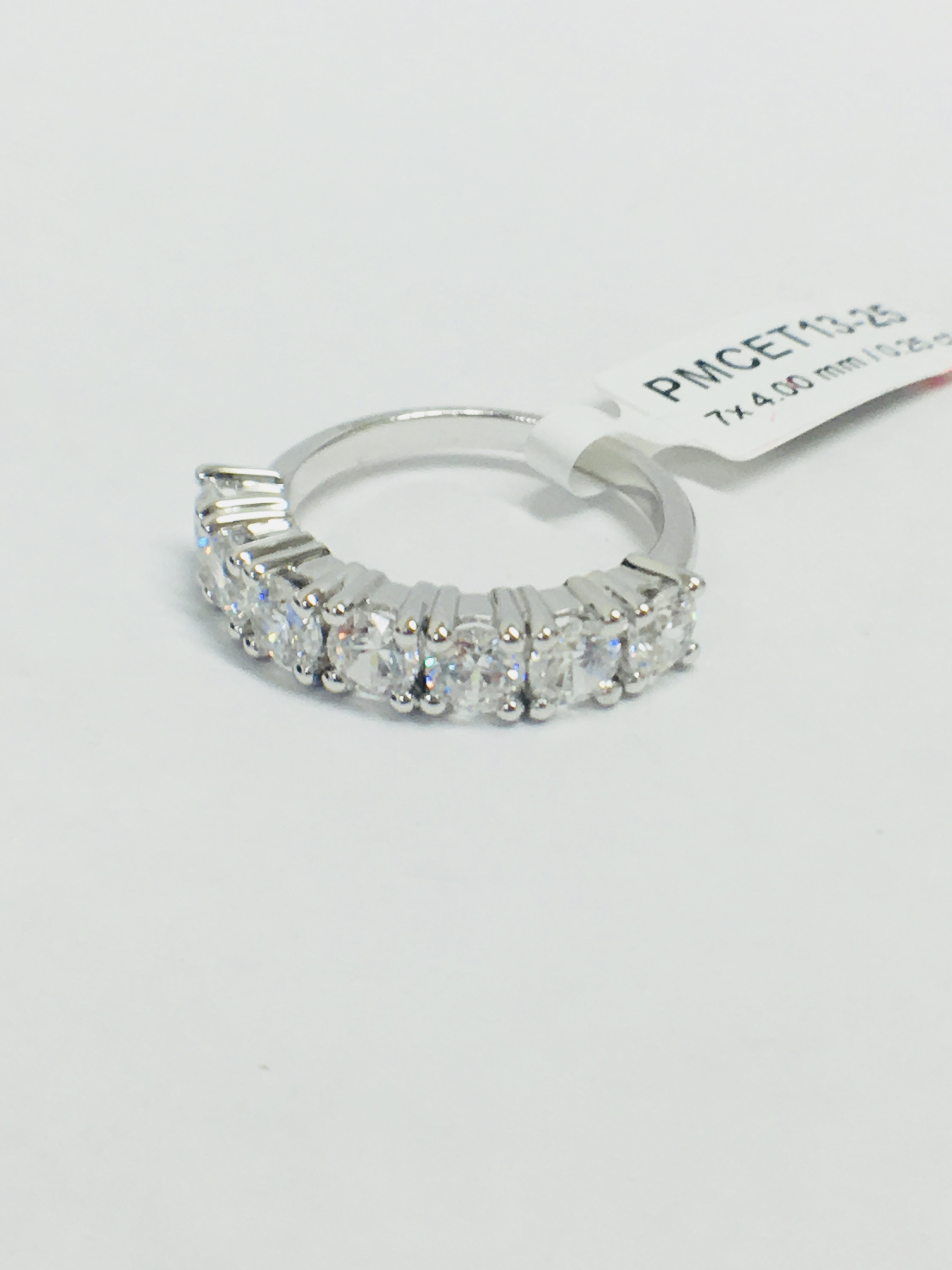 1.25Ct Diamond Five Stone Ring. - Image 2 of 5