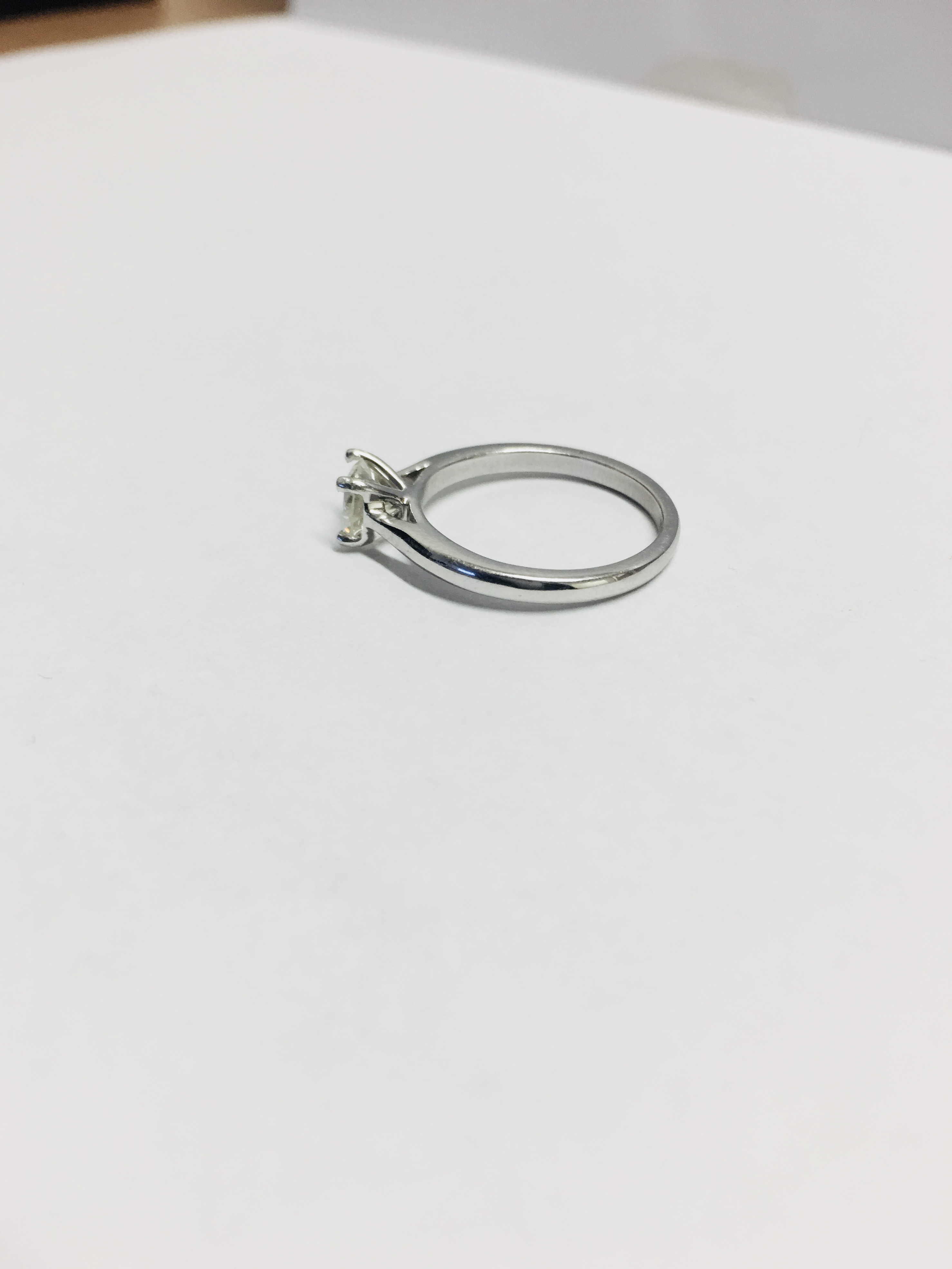 1ct Brilliant cut diamond ring set in platinum - Image 2 of 3