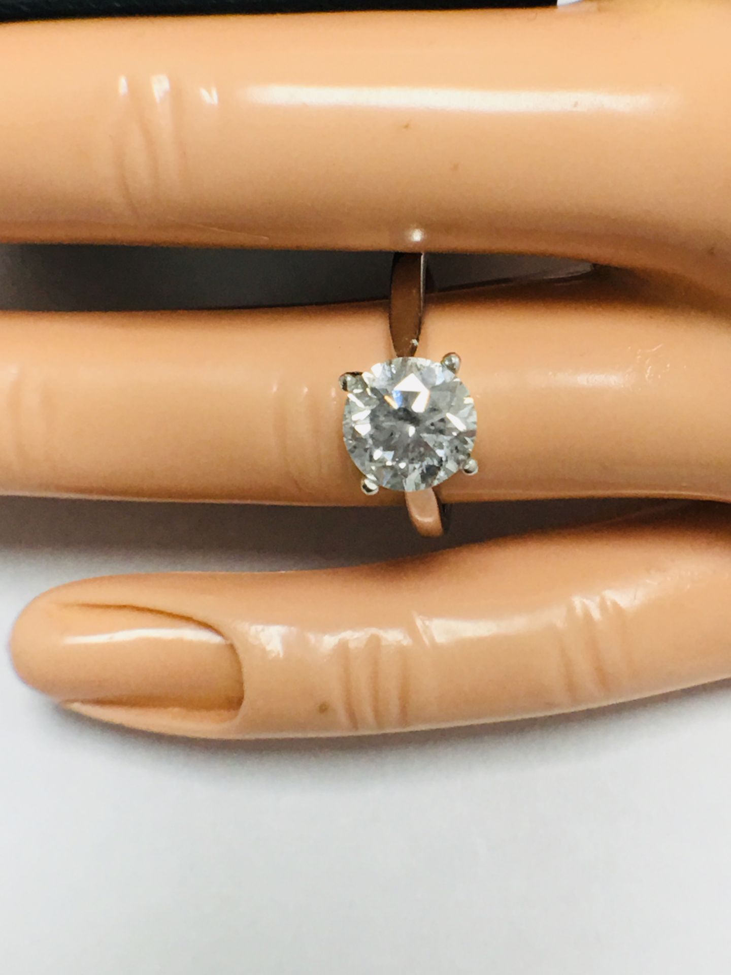 1.60ct round Brilliant cut diamond solitaire ring - Image 4 of 4