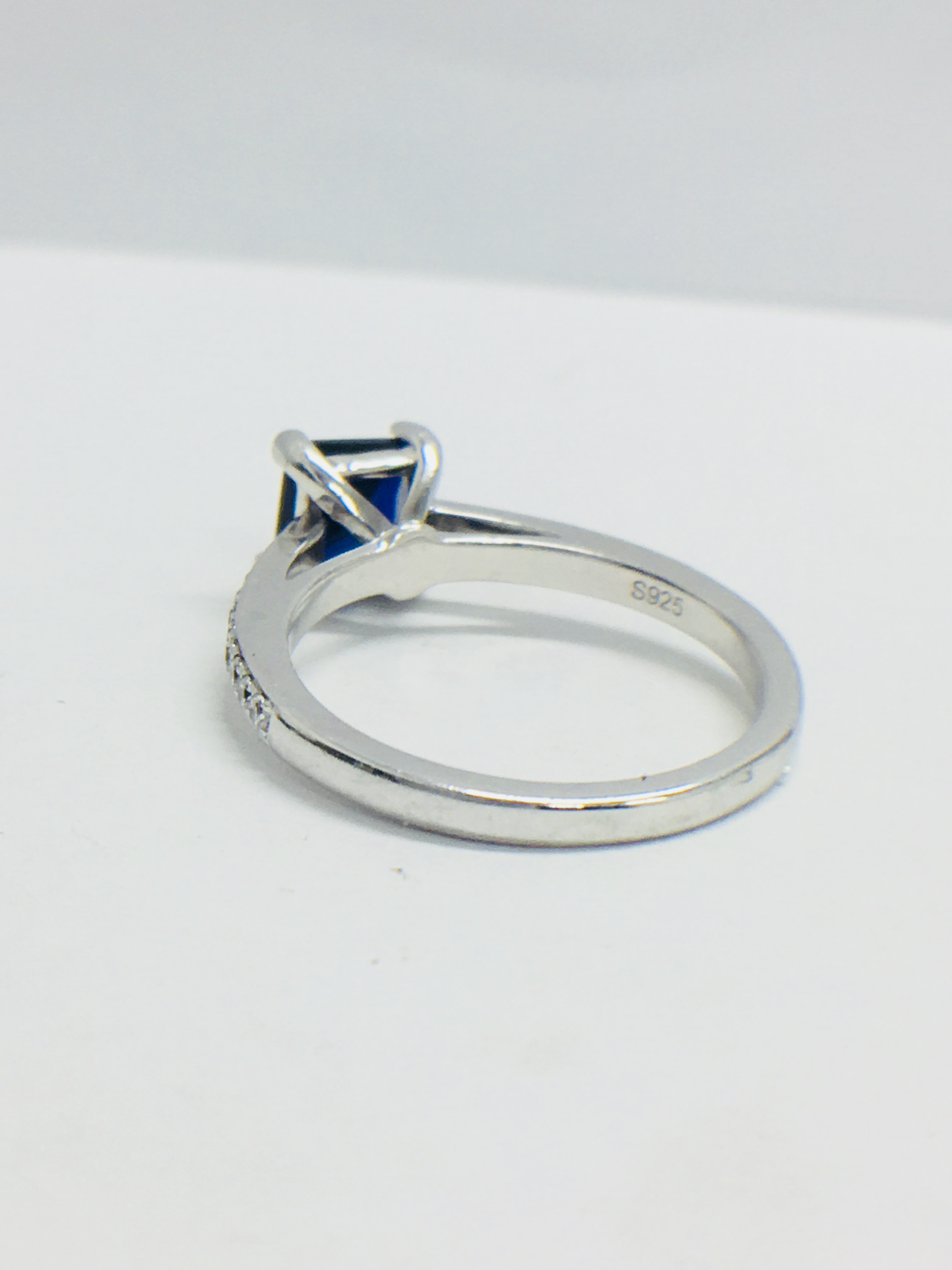 1Ct Princess Cut Sapphire, - Image 4 of 10