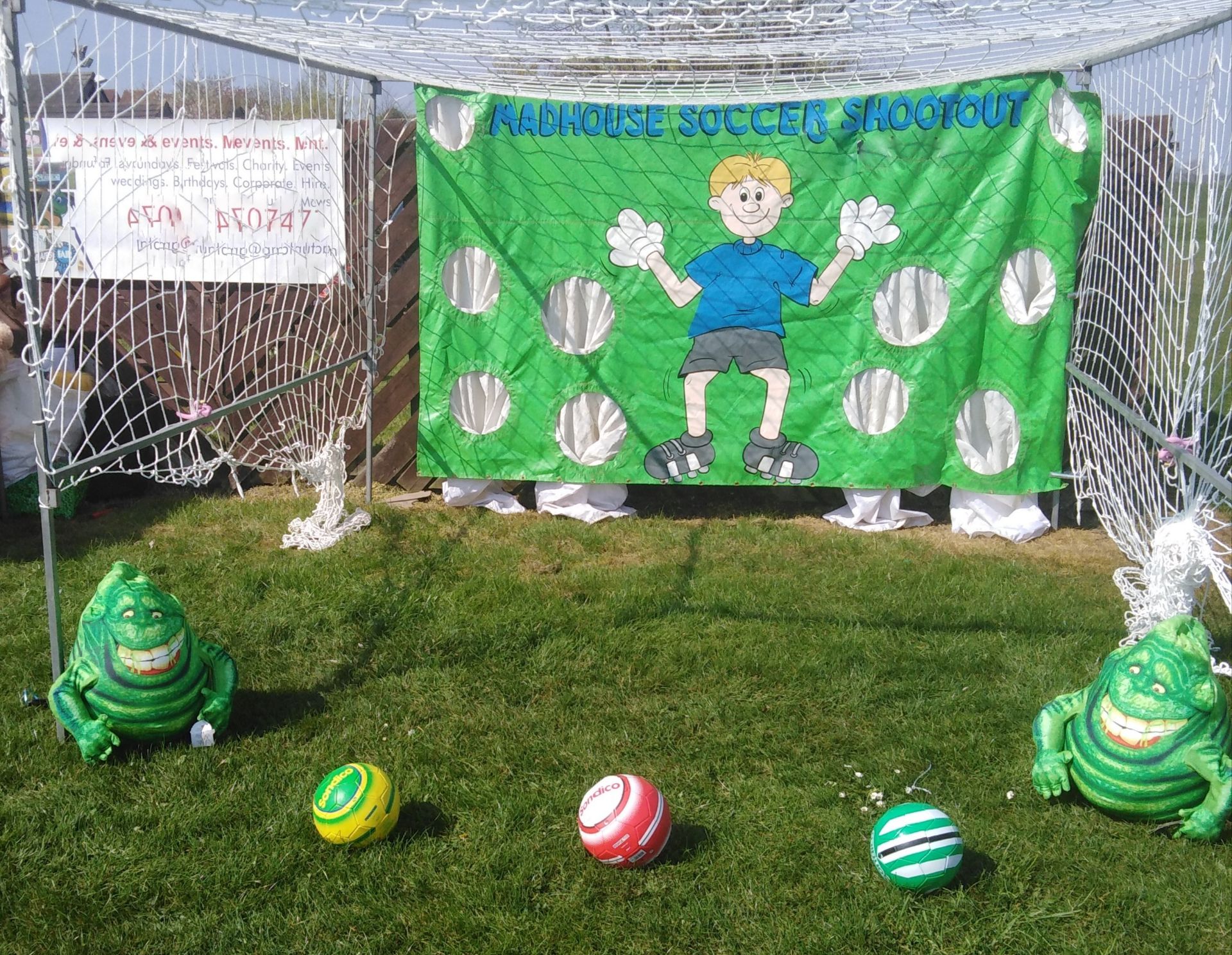 Penalty Shoot Out 10ft Built Up Stall - Image 2 of 2