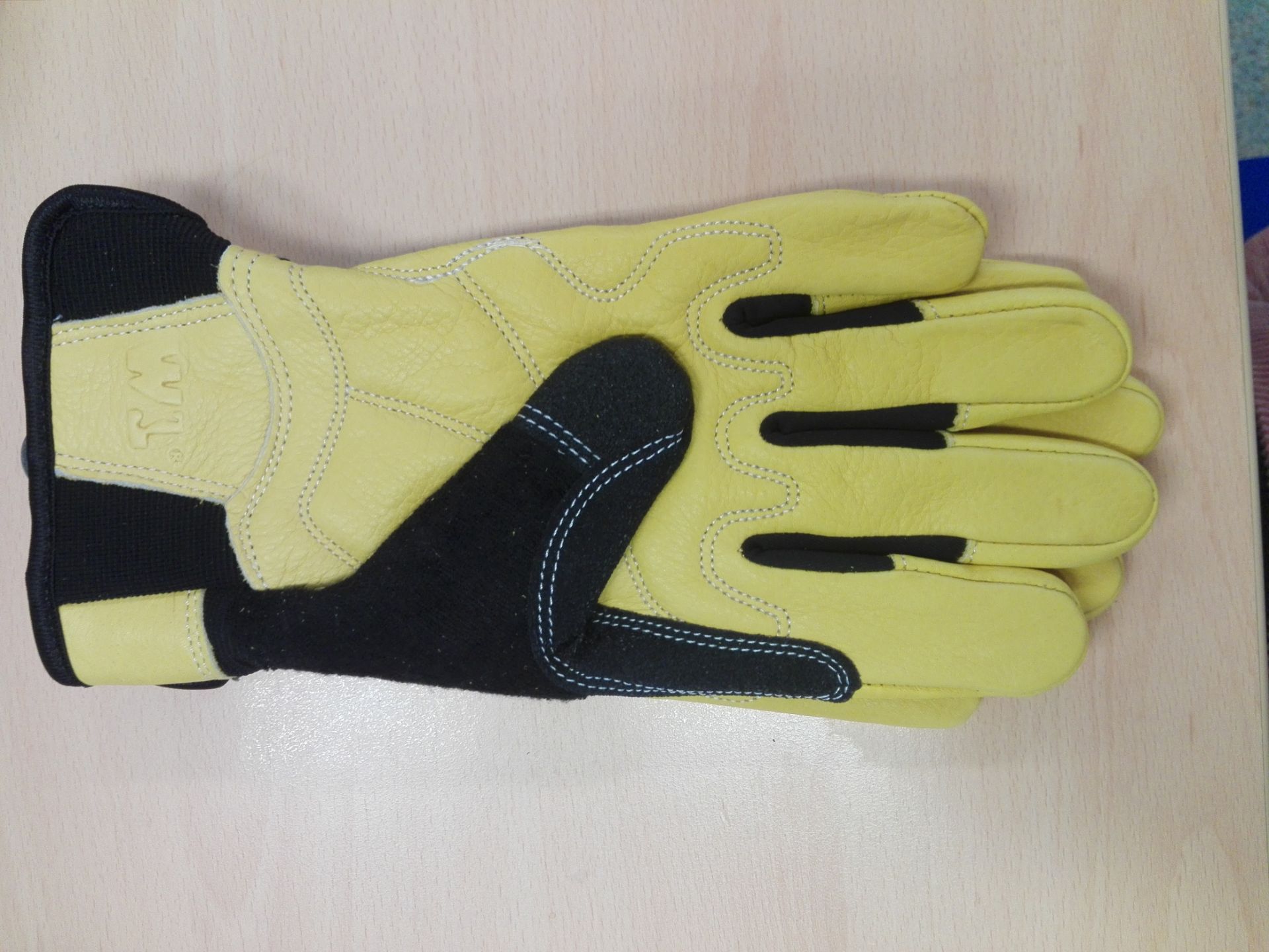 Premium Leather Safety Gloves - Image 2 of 4