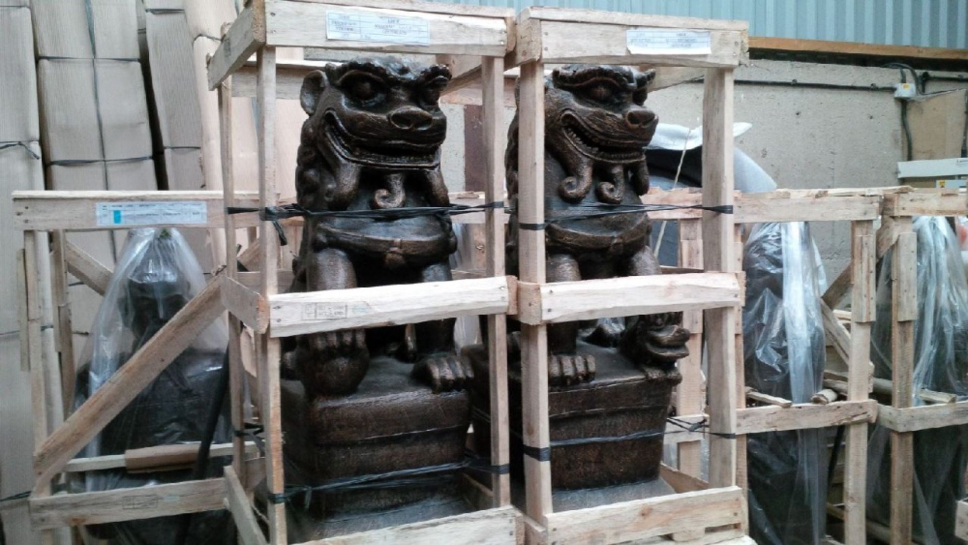CRATED PAIR CHINESE LIONS