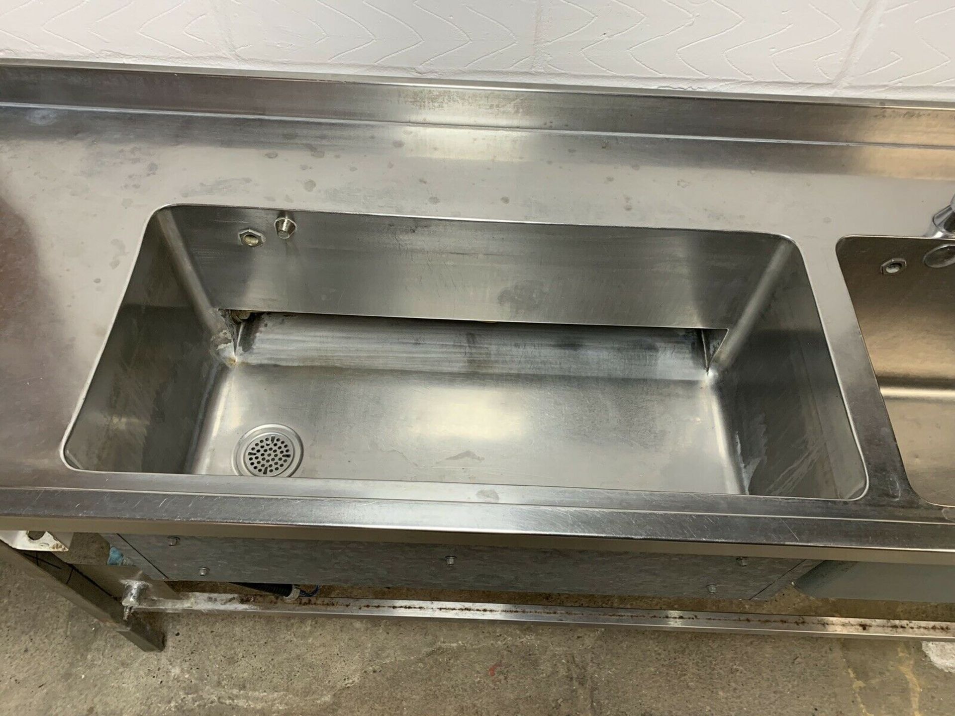 Stainless Steel Double Bowl Sink With Lefthand Drainer Taps and Upstand - Image 2 of 4