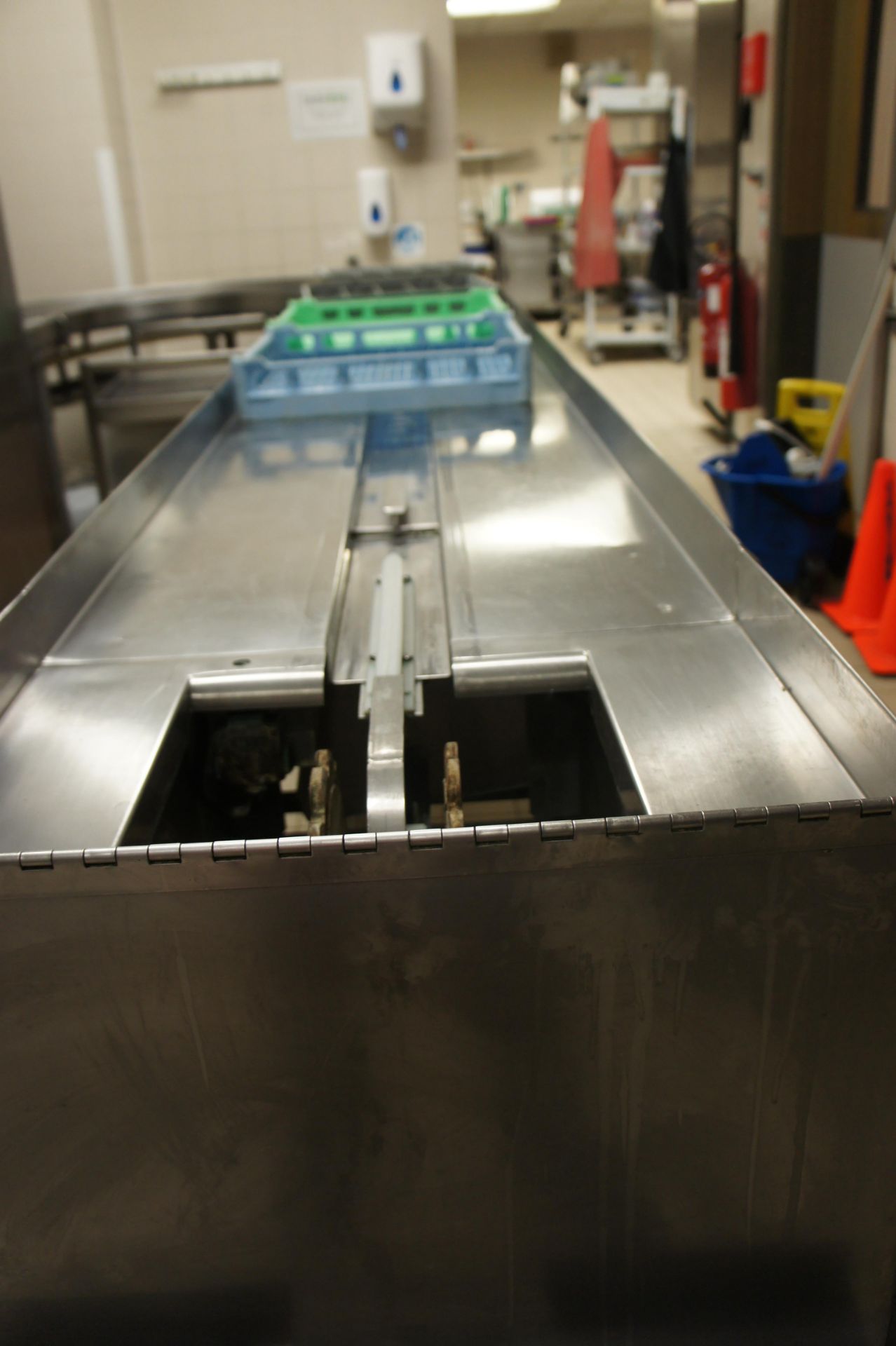 Hobart Premax pass through tray wash system - Image 3 of 7