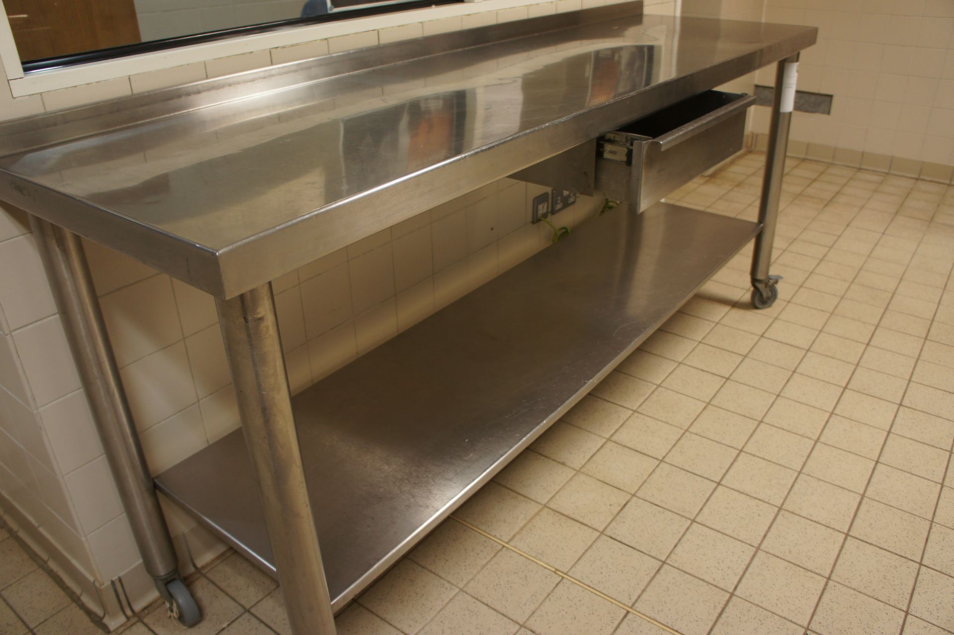 Mobile Stainless steel preparation table with drawer and shelf under, 2000mm - Image 2 of 2