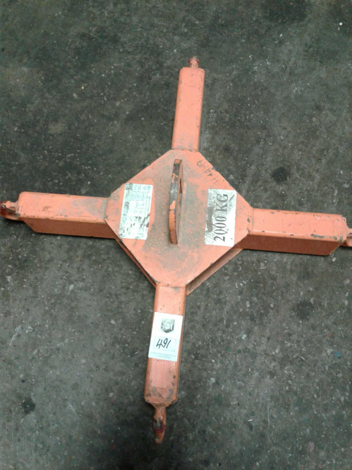 4-point lifting device