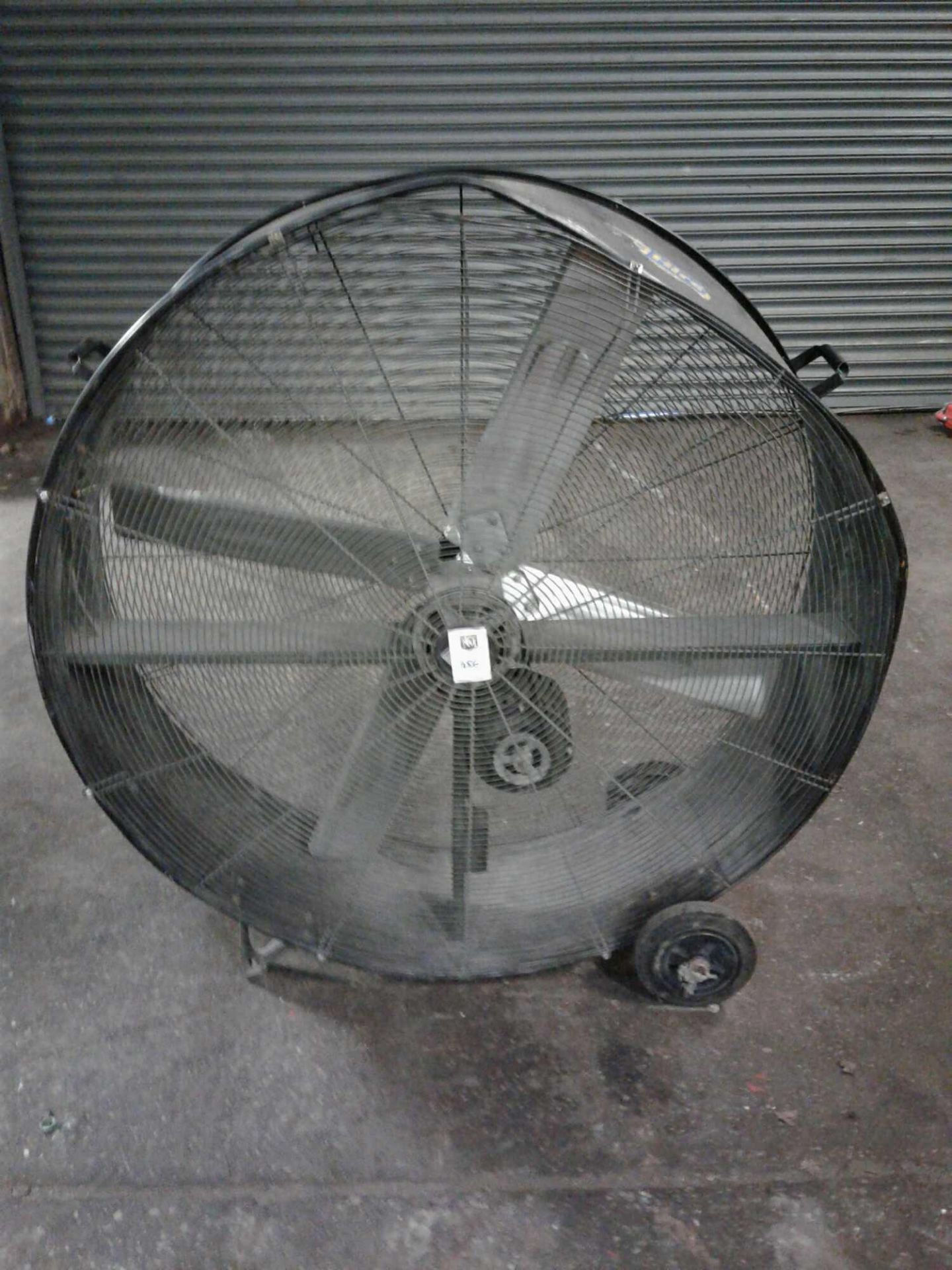 Jumbo industrial fan