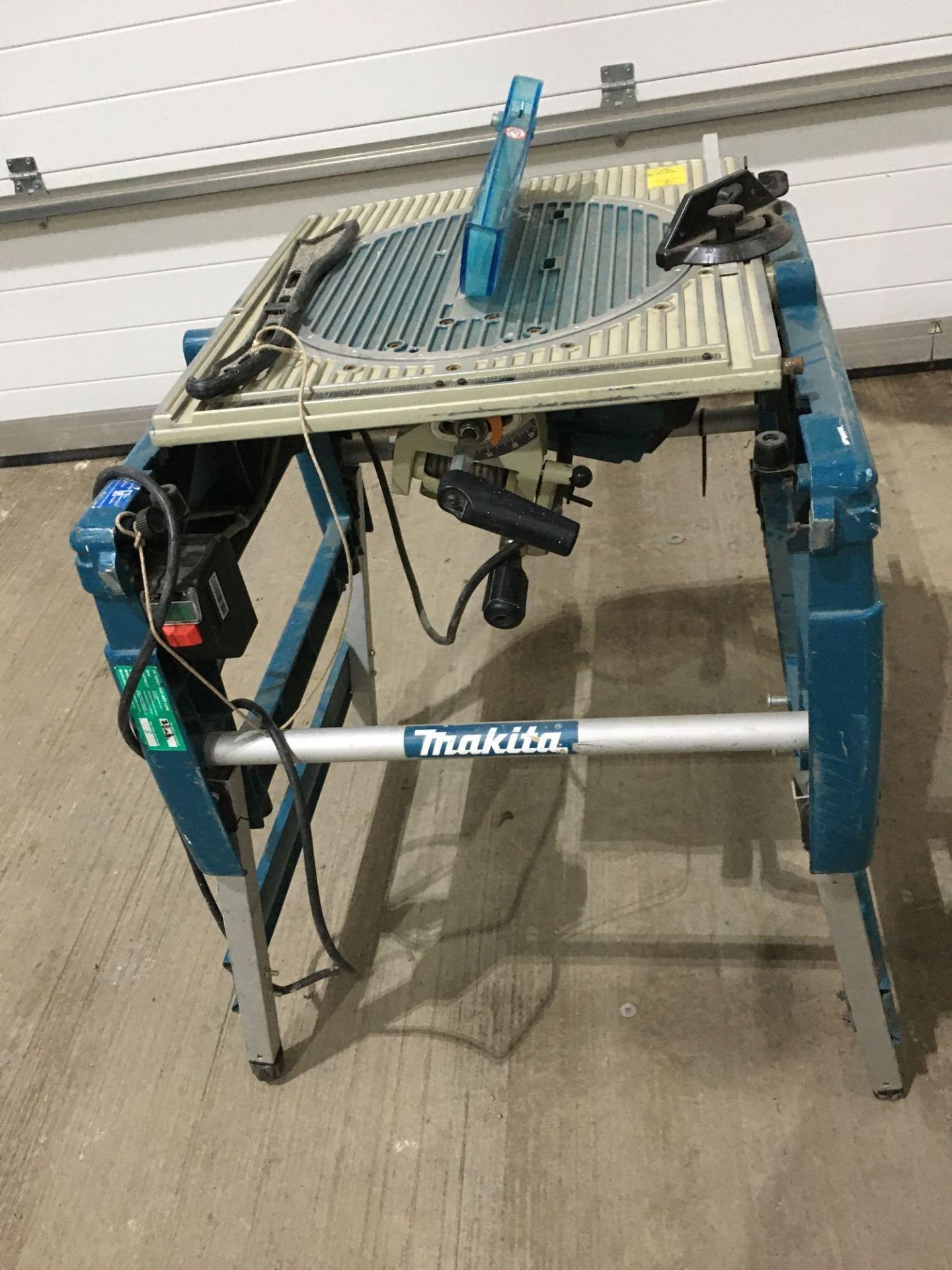 Makita saw bench and flip saw 110V - Image 2 of 3