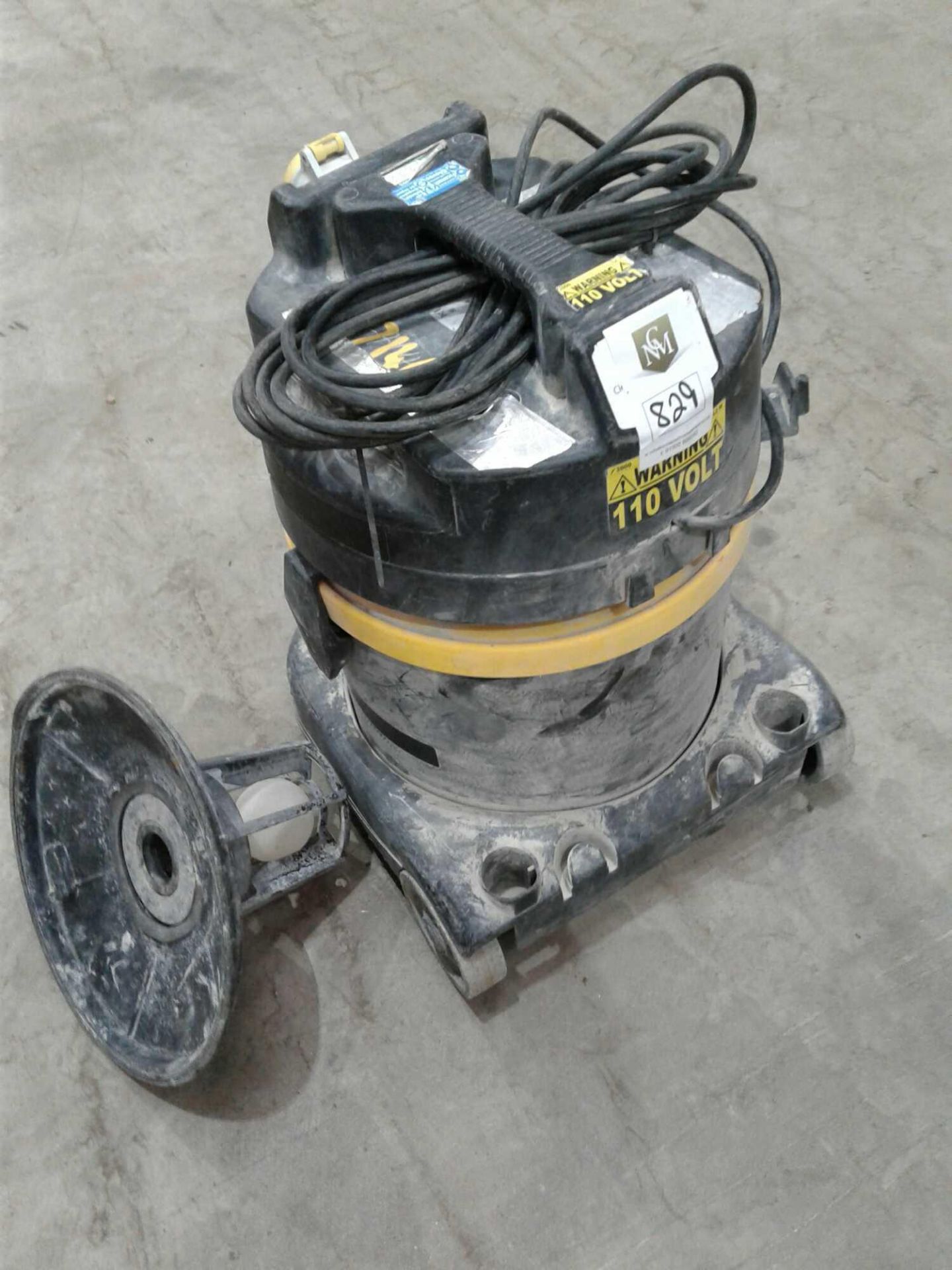 V-tuf industrial vacuum cleaner 110 V