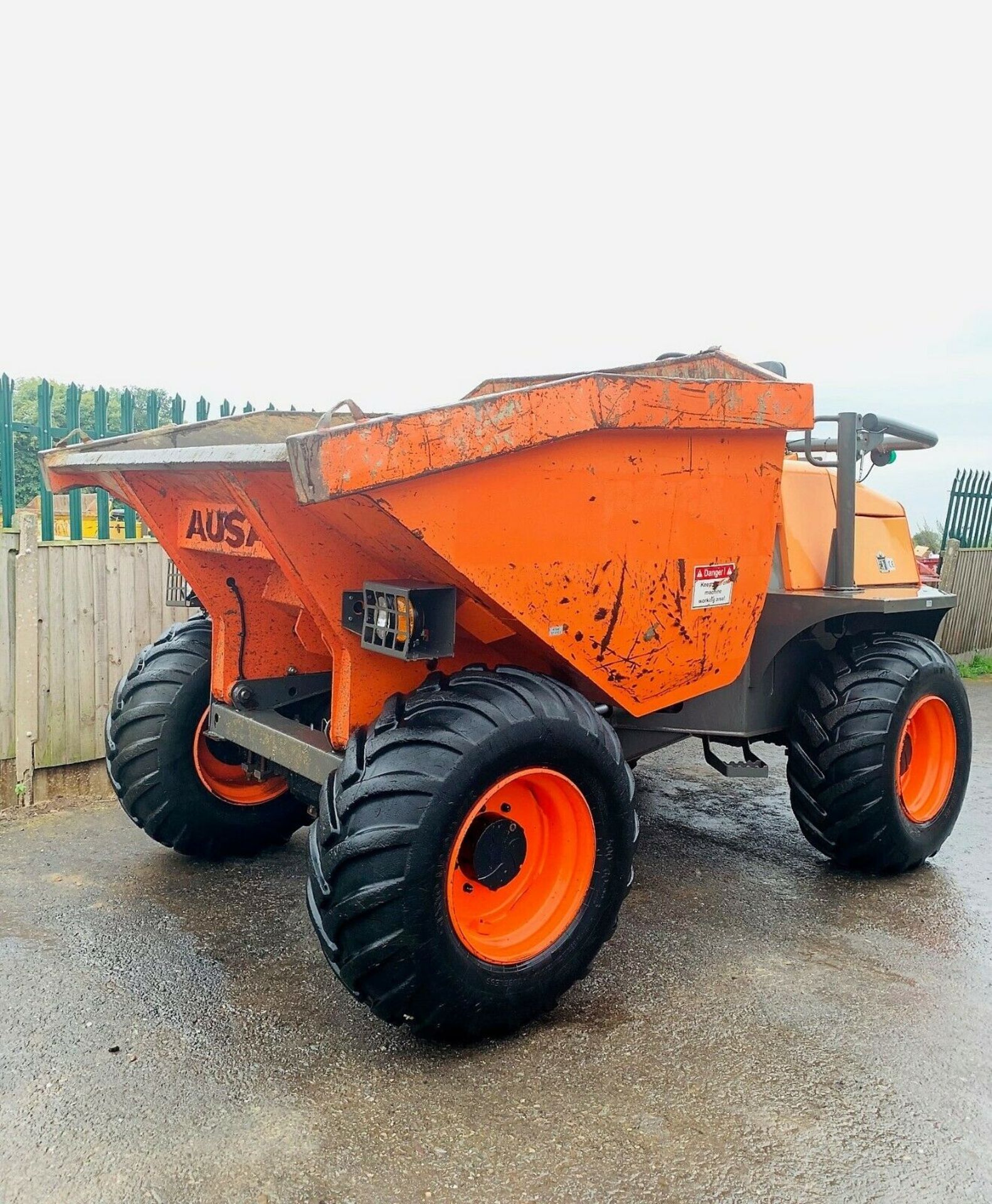 Ausa D1000 AP 10 Tonne Straight Tip Dumper - Bild 3 aus 11