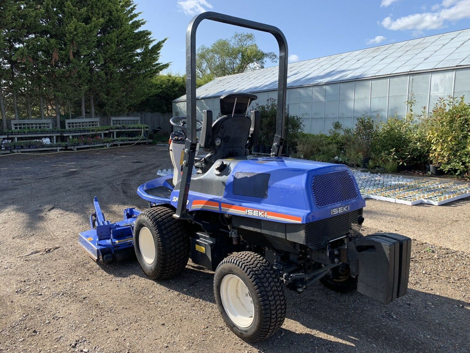 Izeki SF370 Ride On Mower - Image 2 of 11