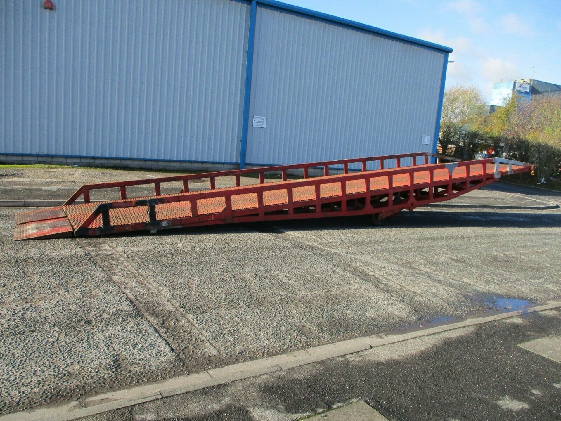 Container Loading Ramp - Image 2 of 9