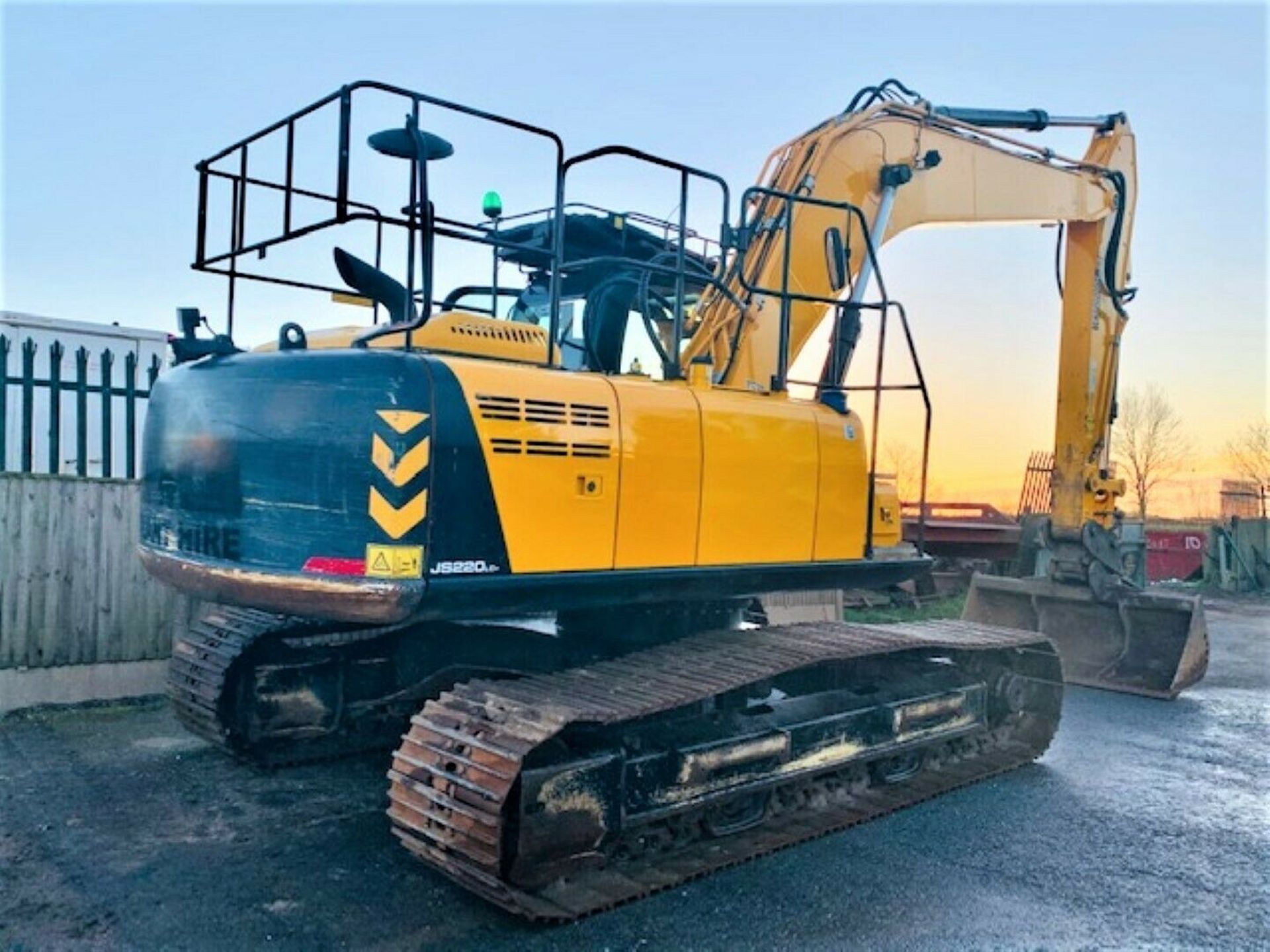 JCB JS220 LC PLUS Digger / Excavator - Image 4 of 12