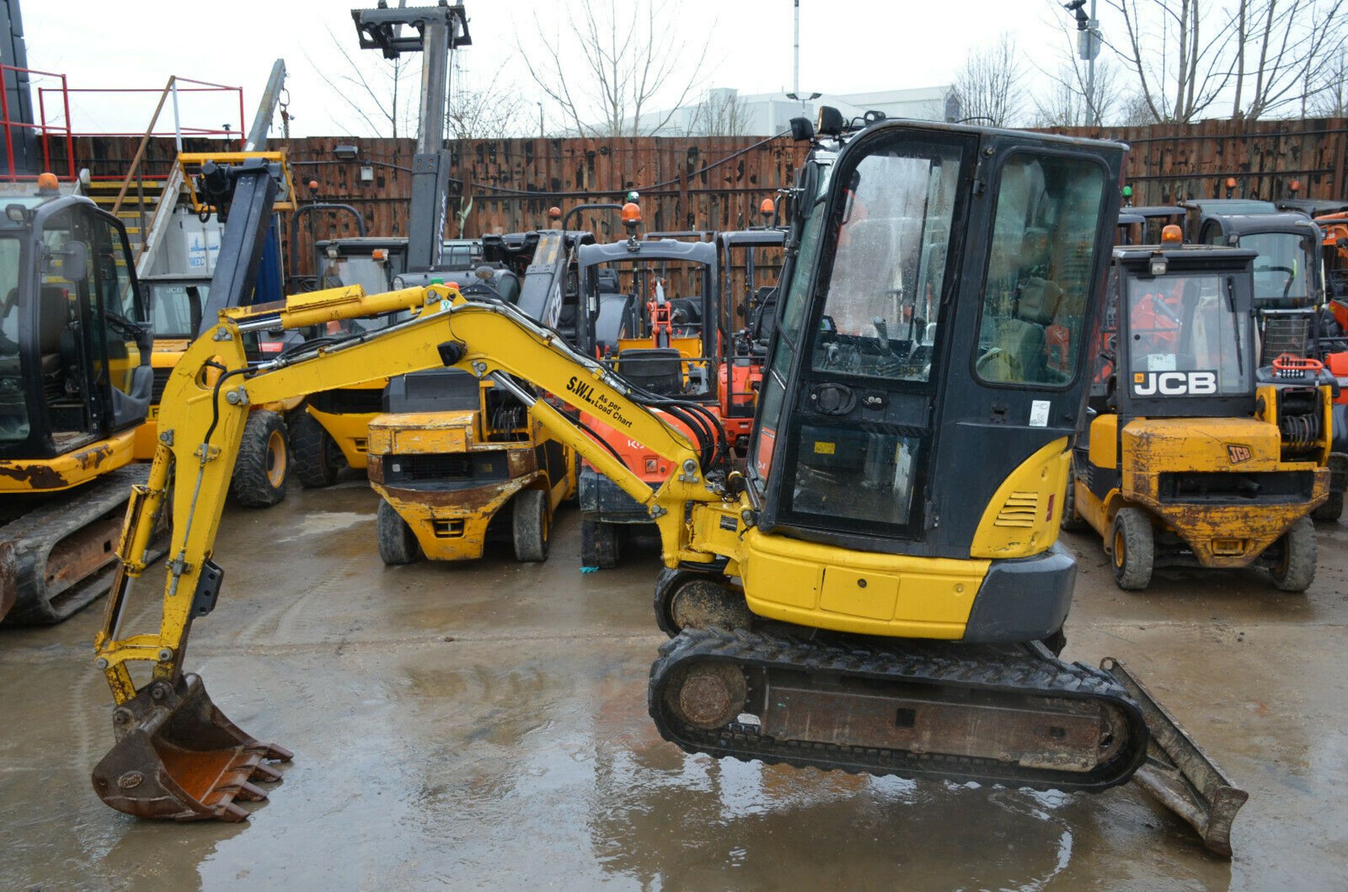 Komatsu PC26 MR-3 Mini Excavator - Image 10 of 12