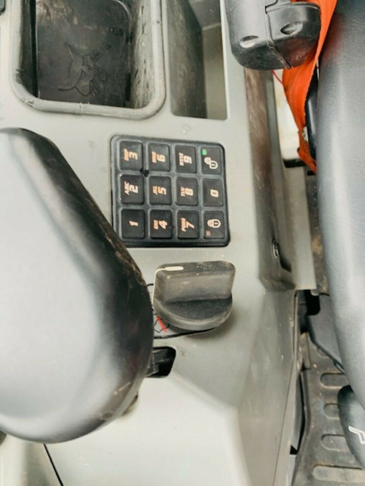 Bobcat E50 Excavator - Image 9 of 12