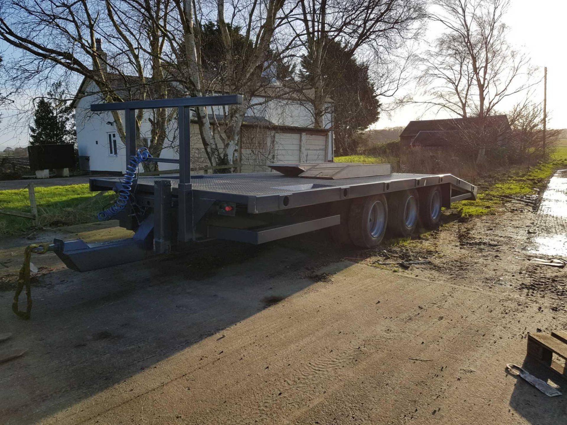 Tri axle beavertail trailer to suit HGV or Tractor