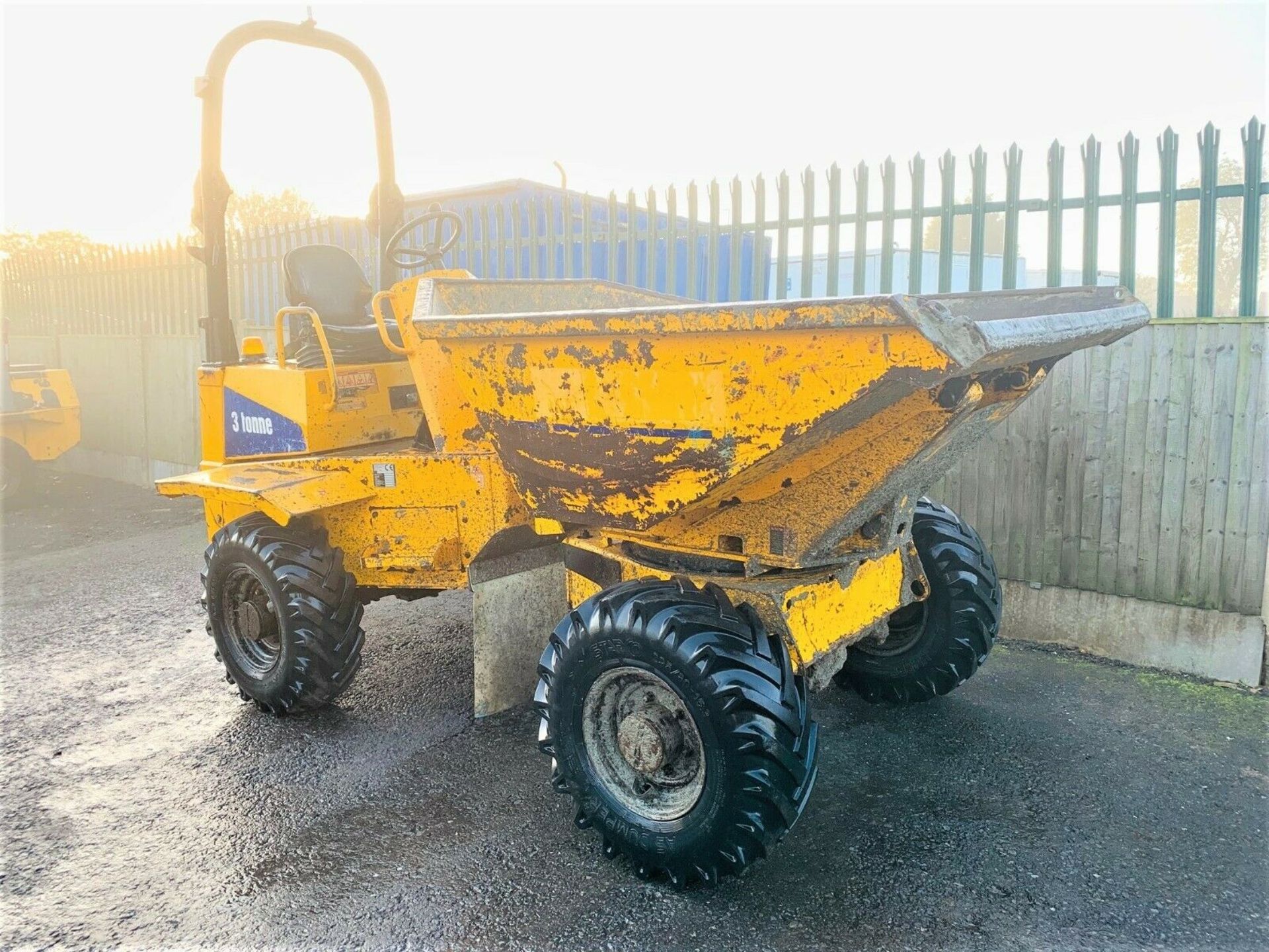 Thwaites 3 Tonne Swivel Dumper - Image 2 of 10