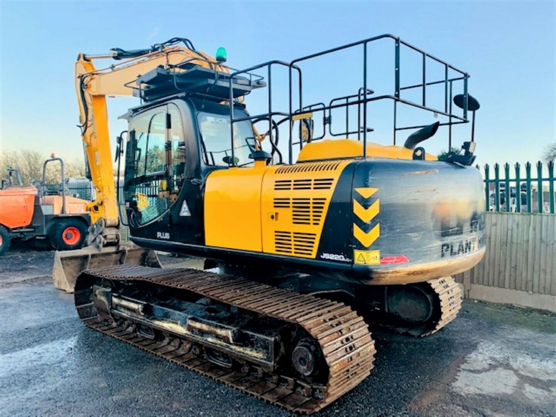 JCB JS220 LC PLUS Digger / Excavator - Image 5 of 12