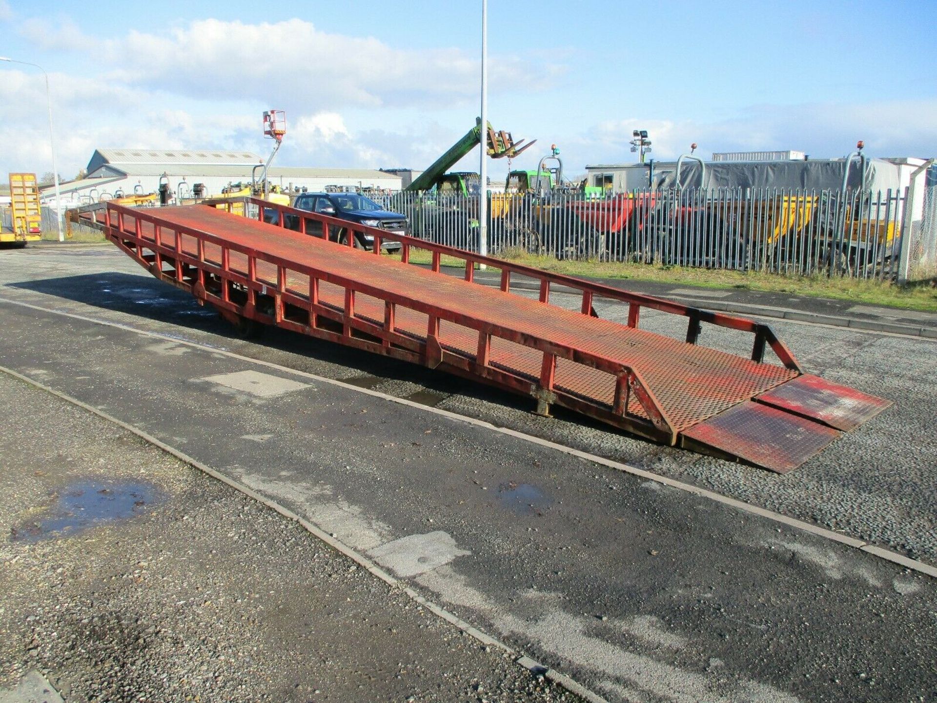 Container Loading Ramp - Image 5 of 9