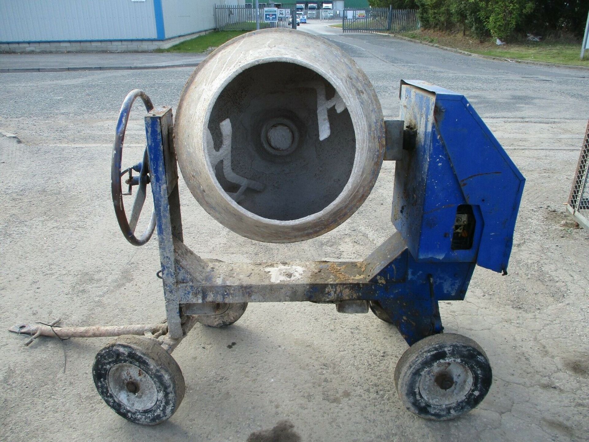 Altrad Commodore Cement Mixer - Bild 3 aus 4