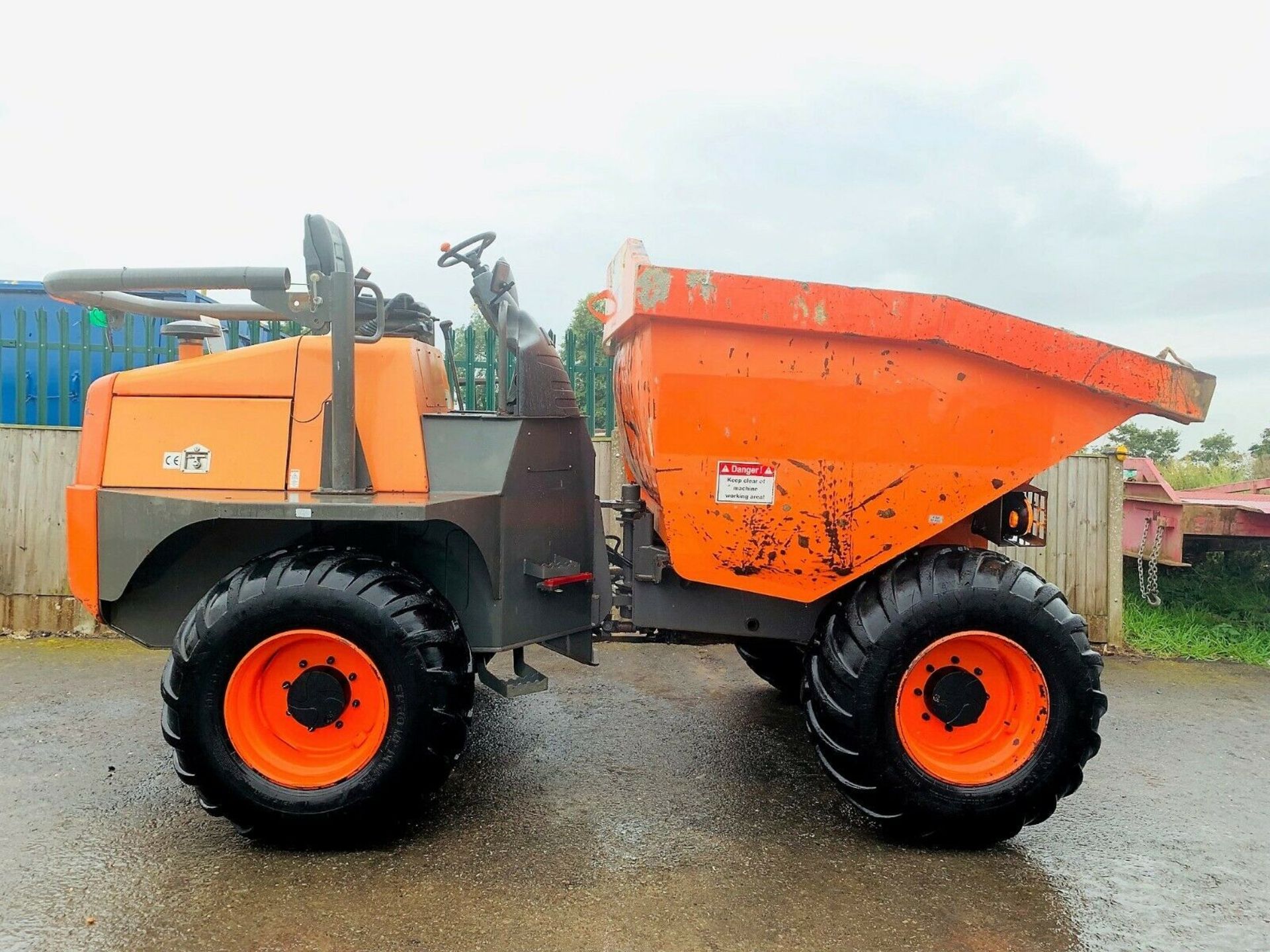 Ausa D1000 AP 10 Tonne Straight Tip Dumper